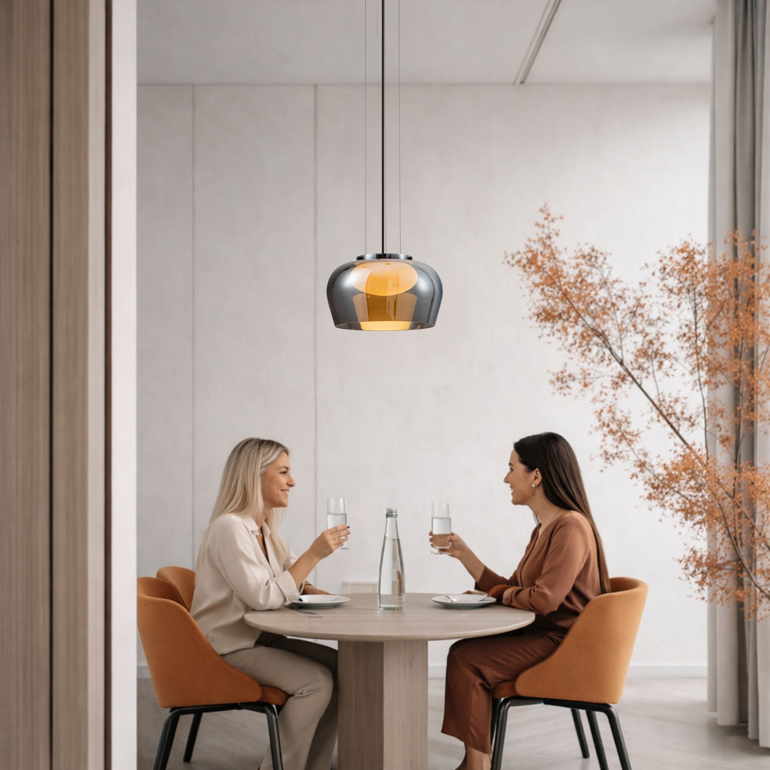 Lampa wisząca Insieme 35 czarno-chromowa GX53 10W z dymiono-białym kloszem