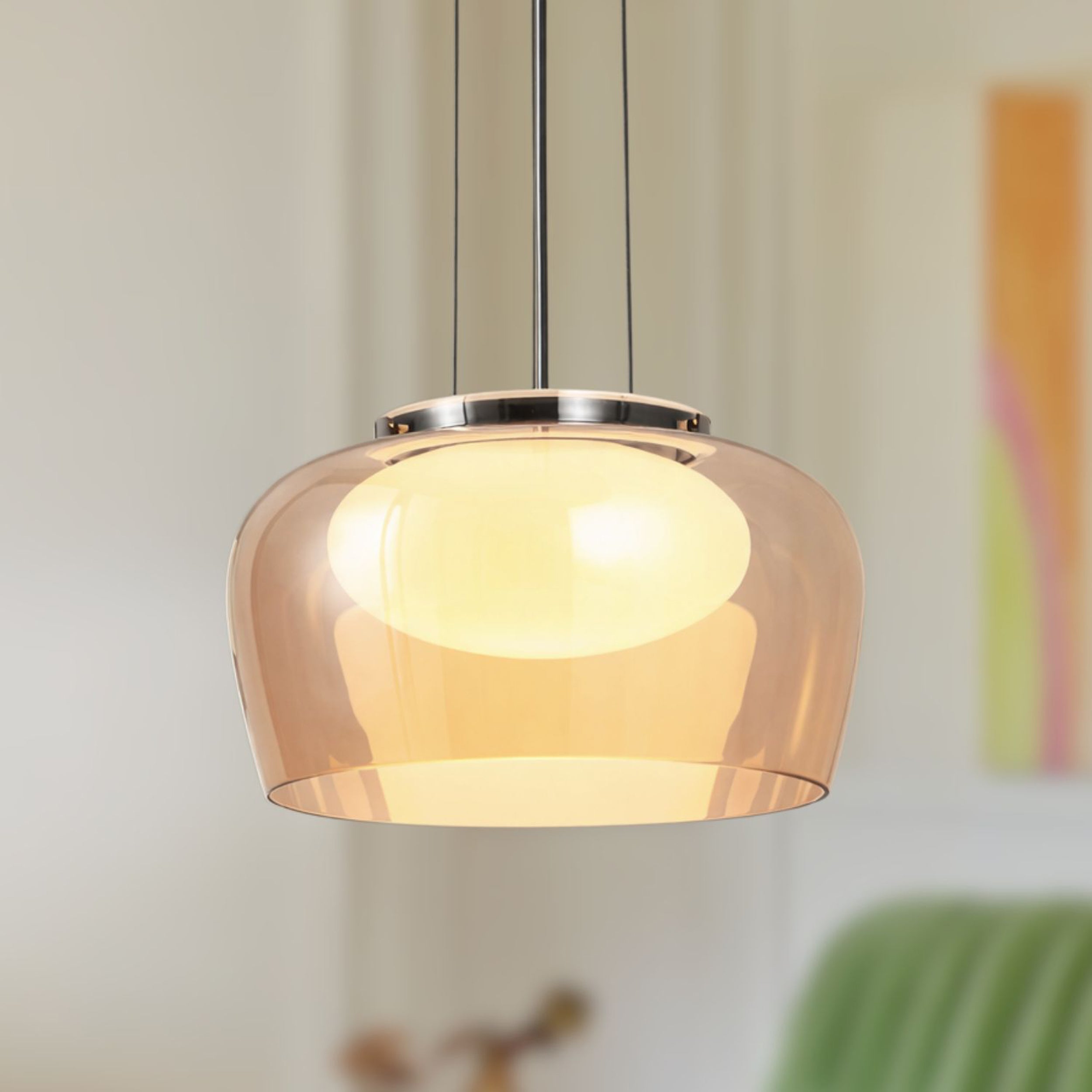 Lampa wisząca Insieme 35 czarno-chromowa GX53 10W z bursztynowo-białym kloszem