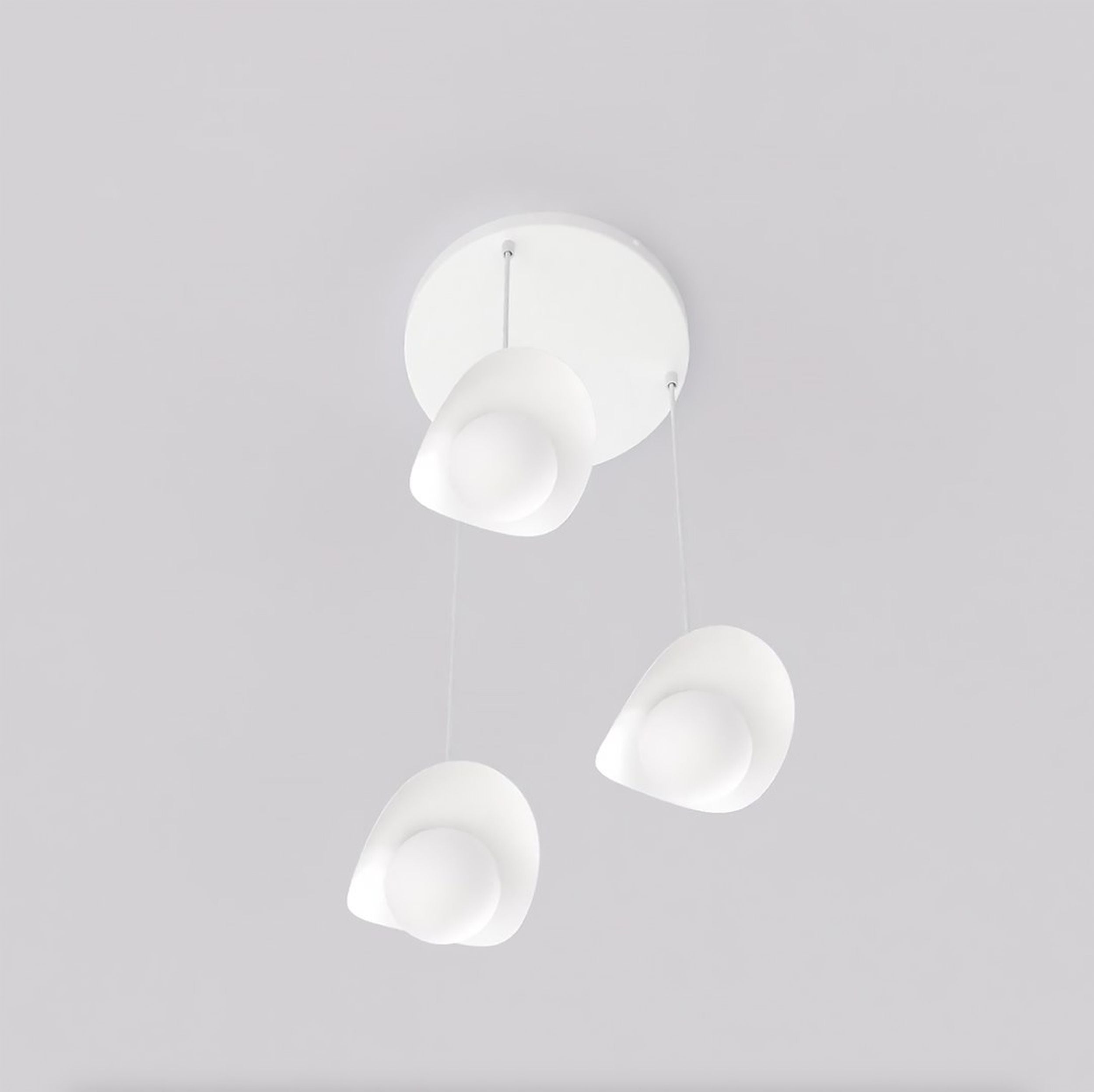 Lampa wisząca Ritual x3 biała na okrągłej podsufitce
