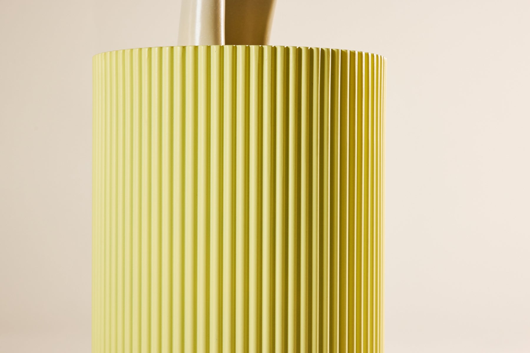 Stolik boczny Lenox okrągły 31 cm żółty