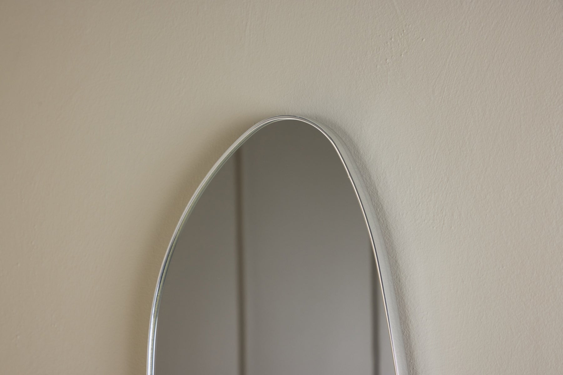 Lustro ścienne Borgholm 55x30 cm w srebrnej ramie