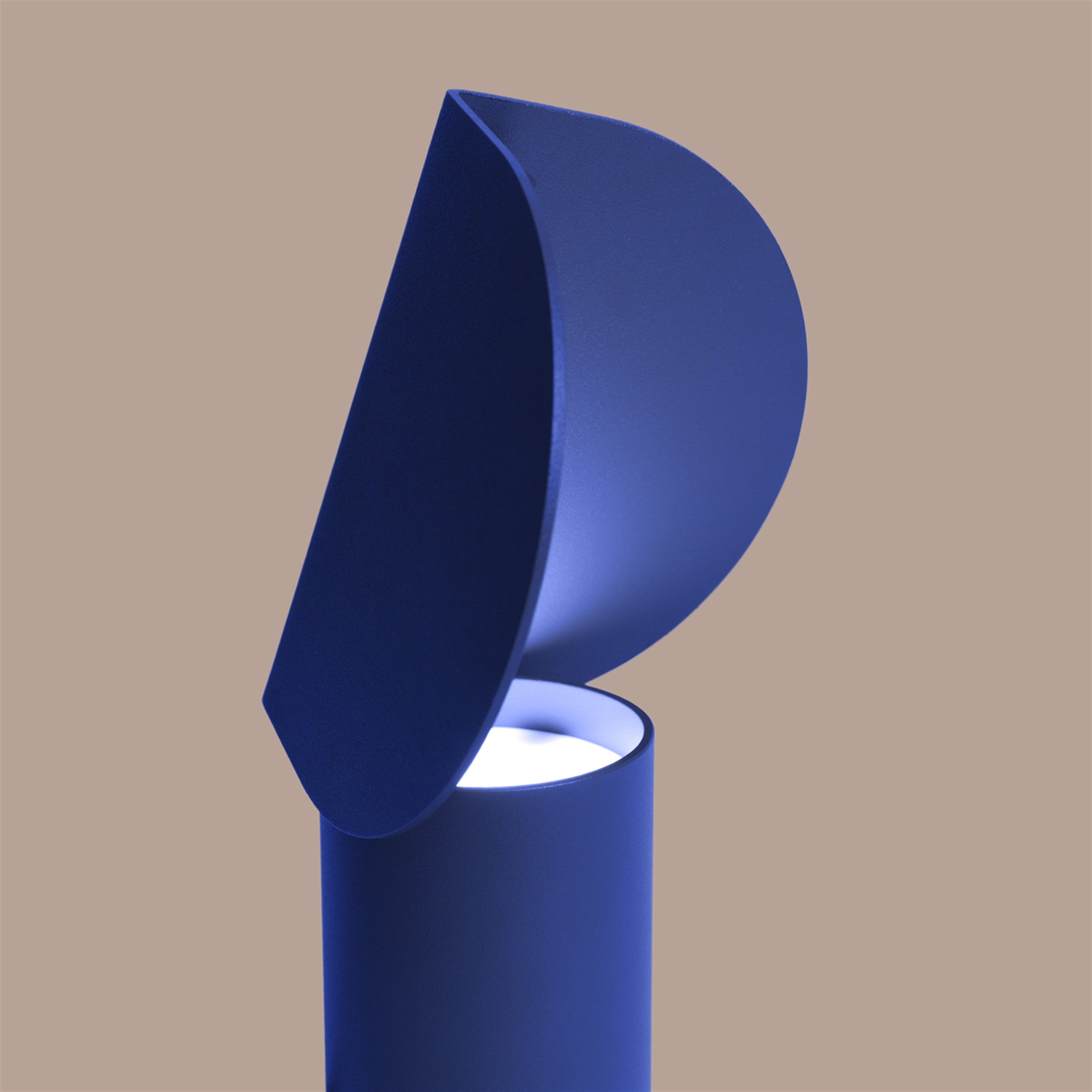 Lampa stołowa Biscuit LED ultramaryna