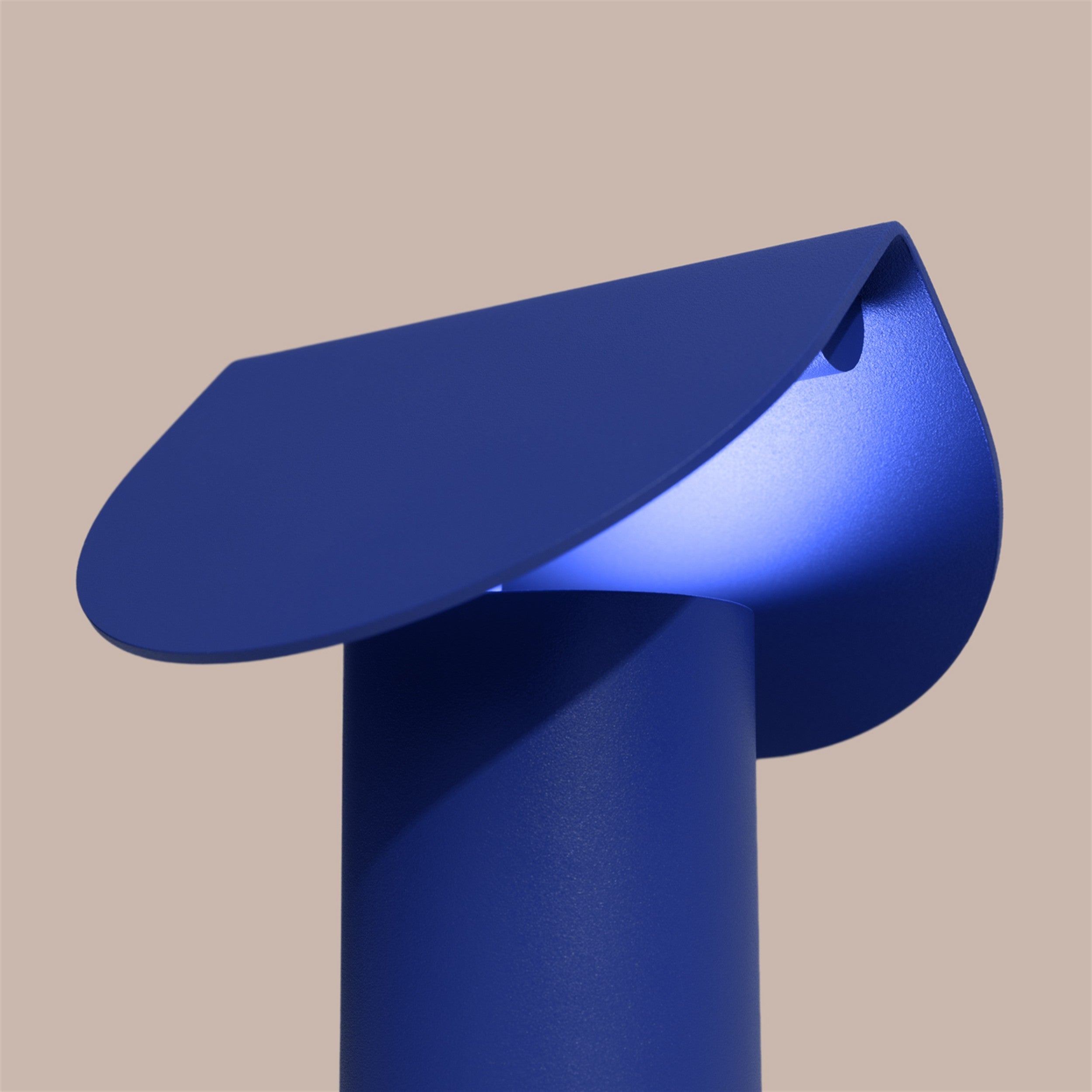 Lampa stołowa Biscuit LED ultramaryna