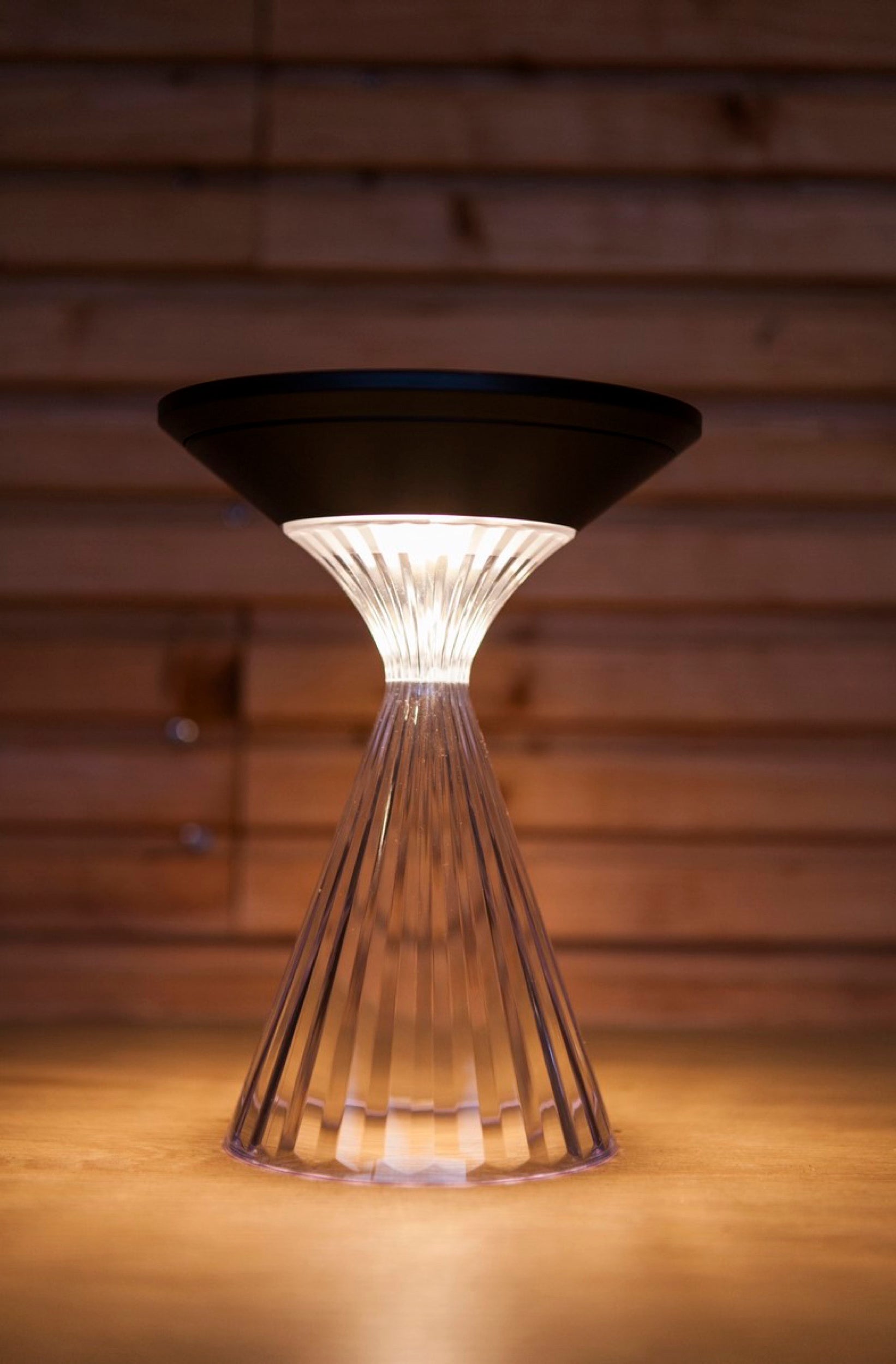 Lampa ogrodowa Miyi LED solarna czarna