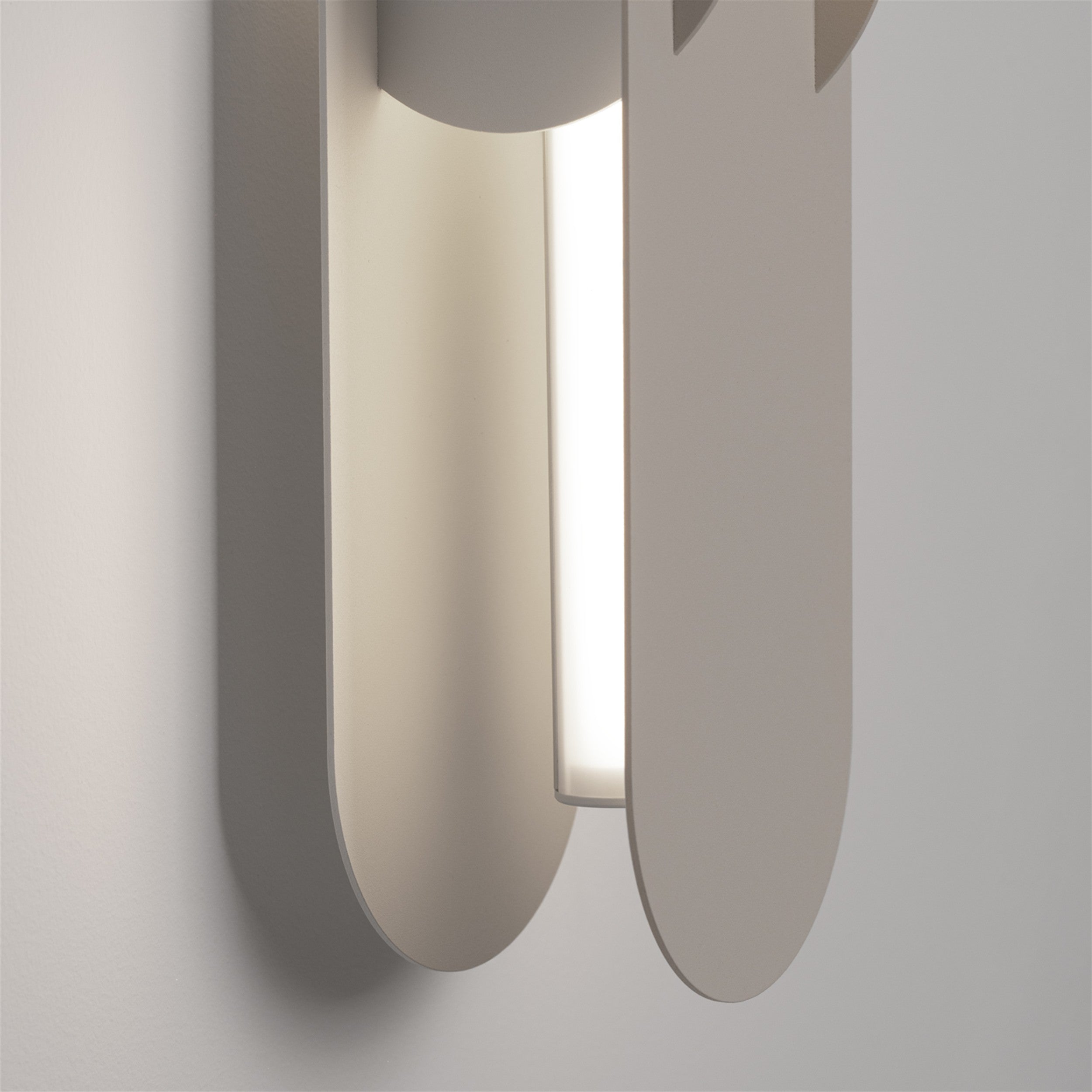 Kinkiet Chain 91 cm LED beżowy