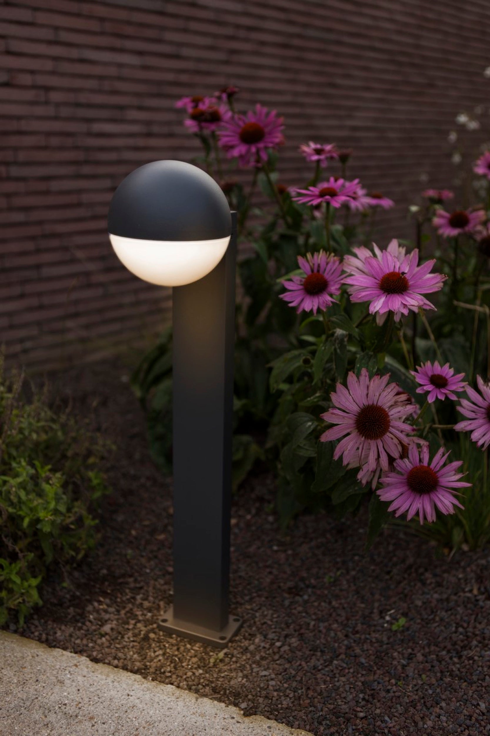 Lampa ogrodowa Looma szara