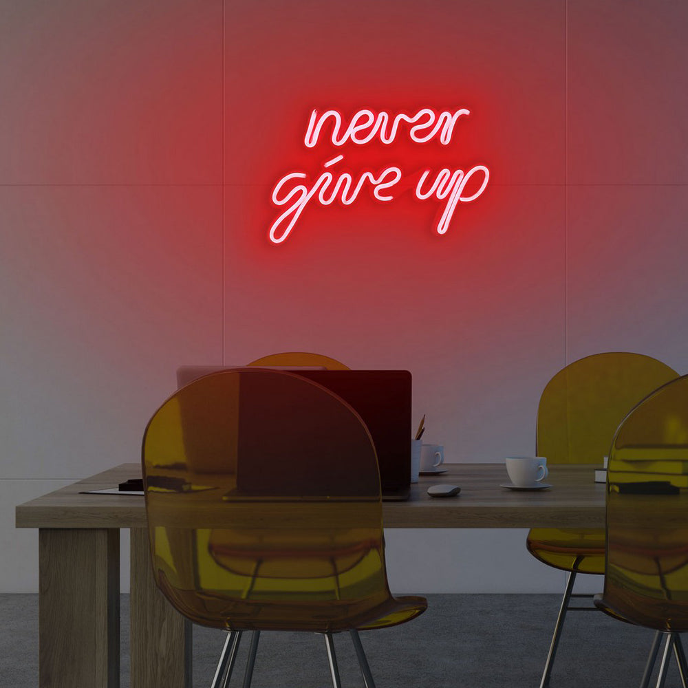 Neon na ścianę Letely z napisem Never Give Up czerwony
