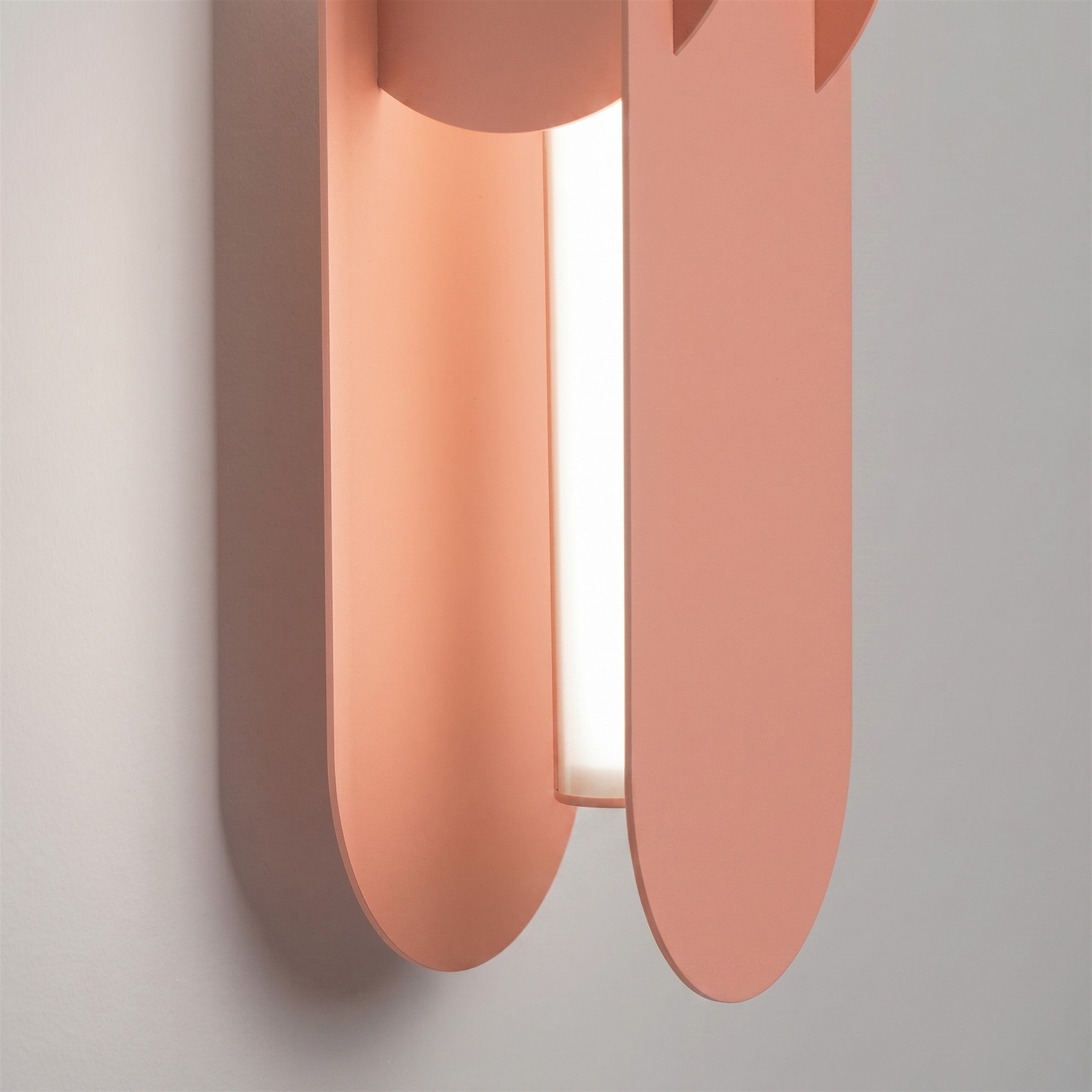 Kinkiet Chain 91 cm LED brzoskwiniowy