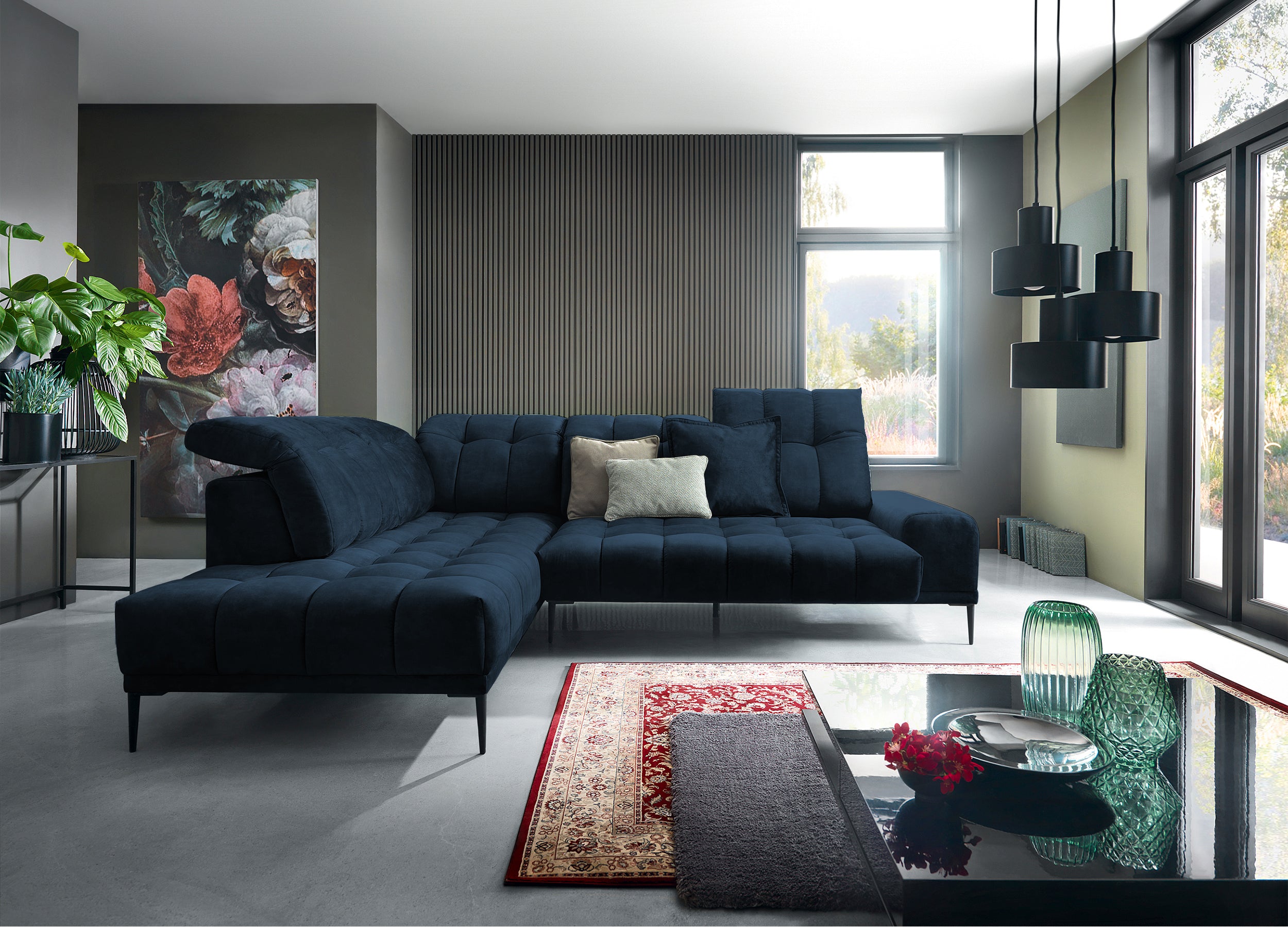 Narożnik Boledit z wysuwanym siedziskiem elektrycznym granatowy w tkaninie hydrofobowej welur prawostronny