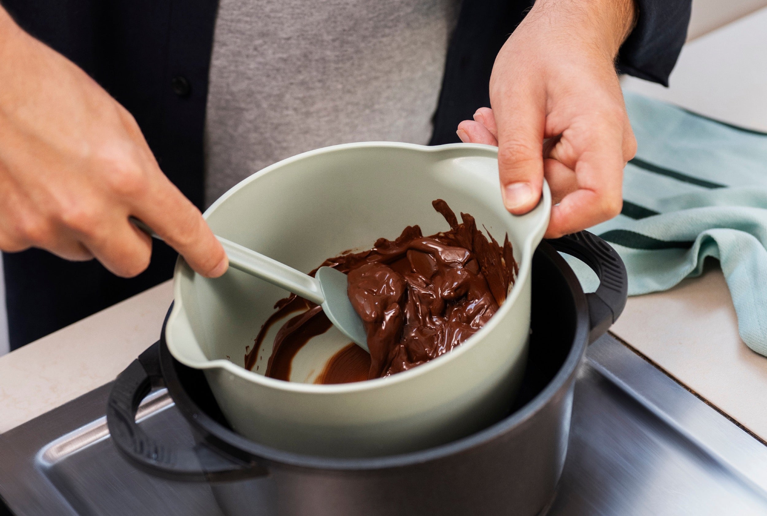 Miska z pokrywą odporną na rozchlapywanie Chef It 3000 ml kremowa