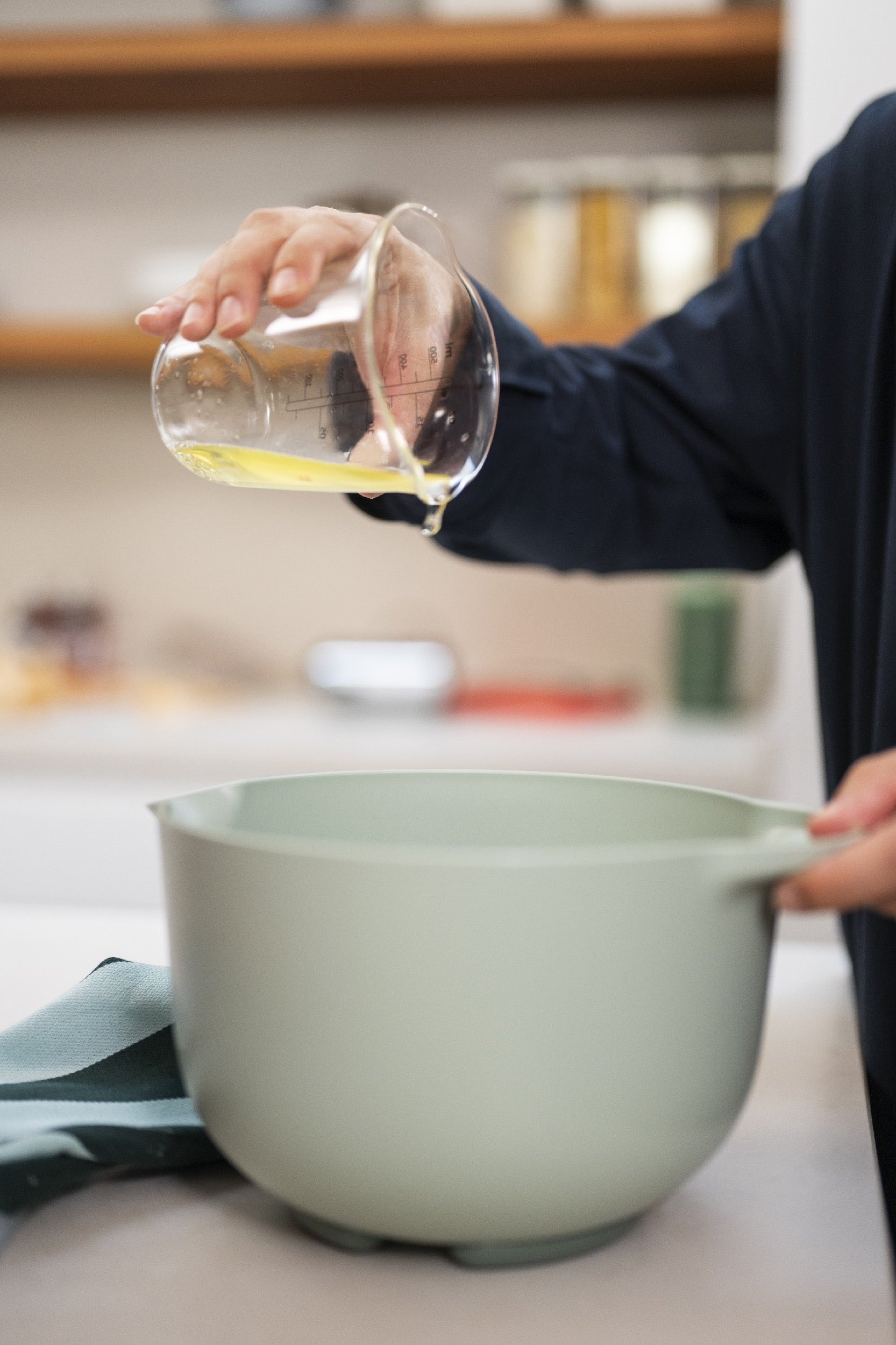 Dzbanek z miarką i pokrywką Chef It 500 ml kremowy