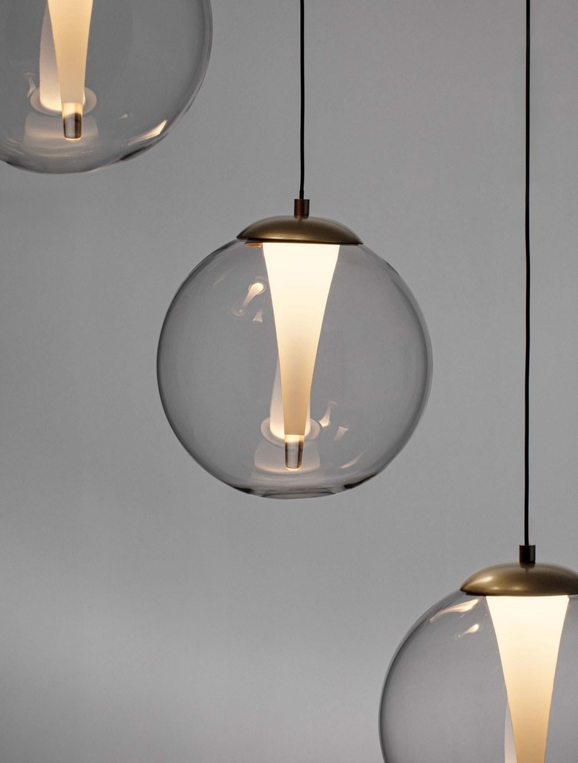 Lampa wisząca Eviline LED x4 na okrągłej podsufitce złota
