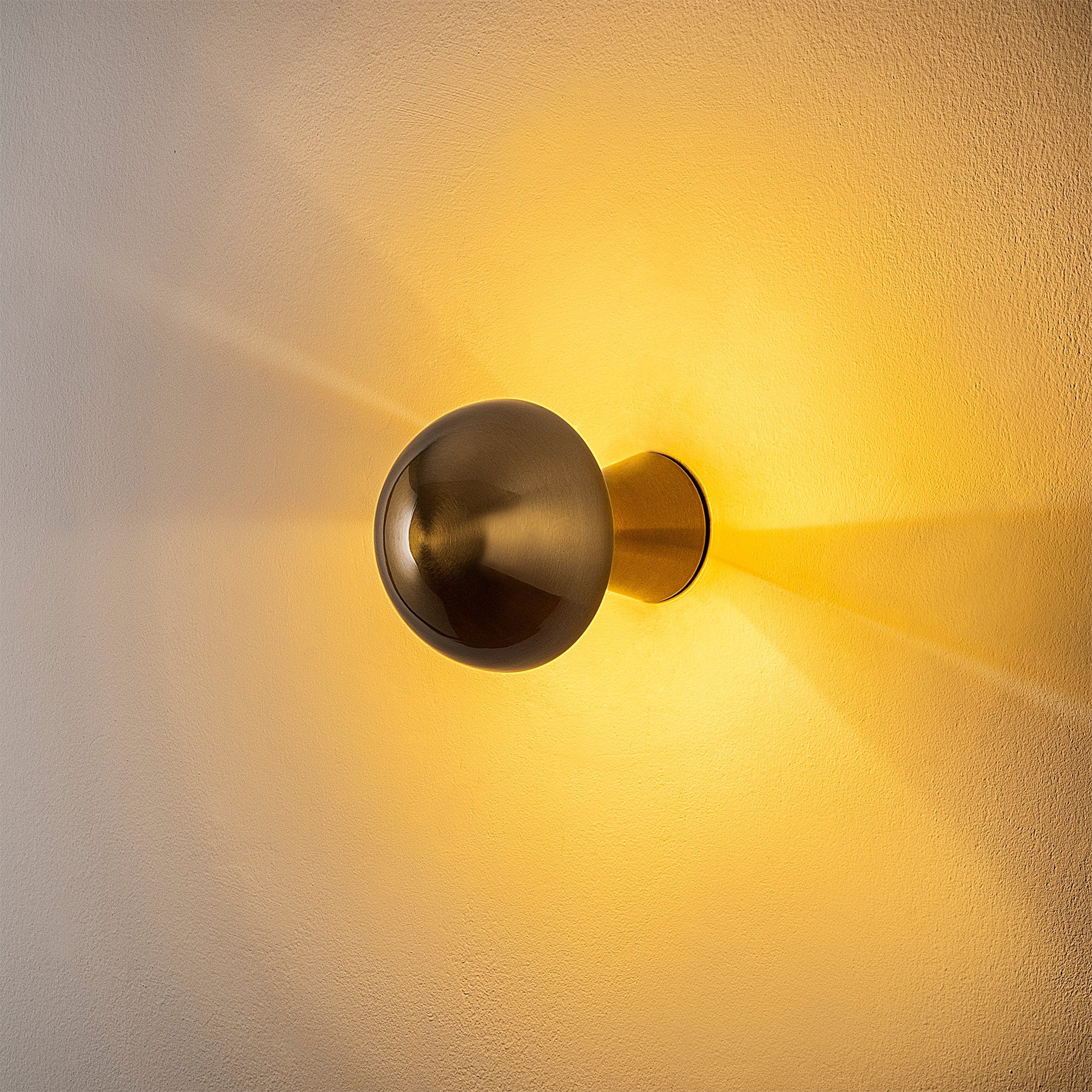 Lampa ścienna Emears średnica 12 cm złota