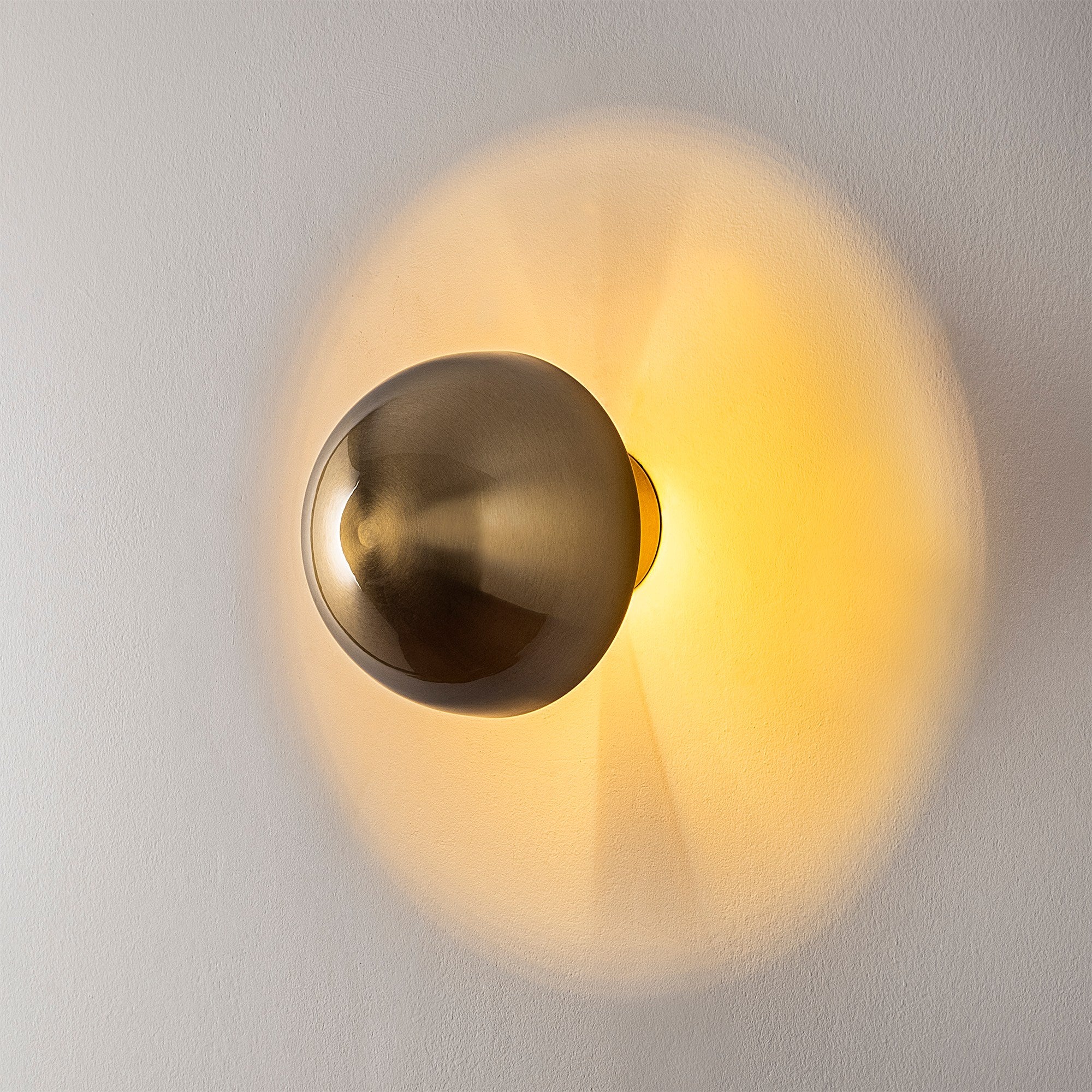 Lampa ścienna Emears średnica 16 cm złota
