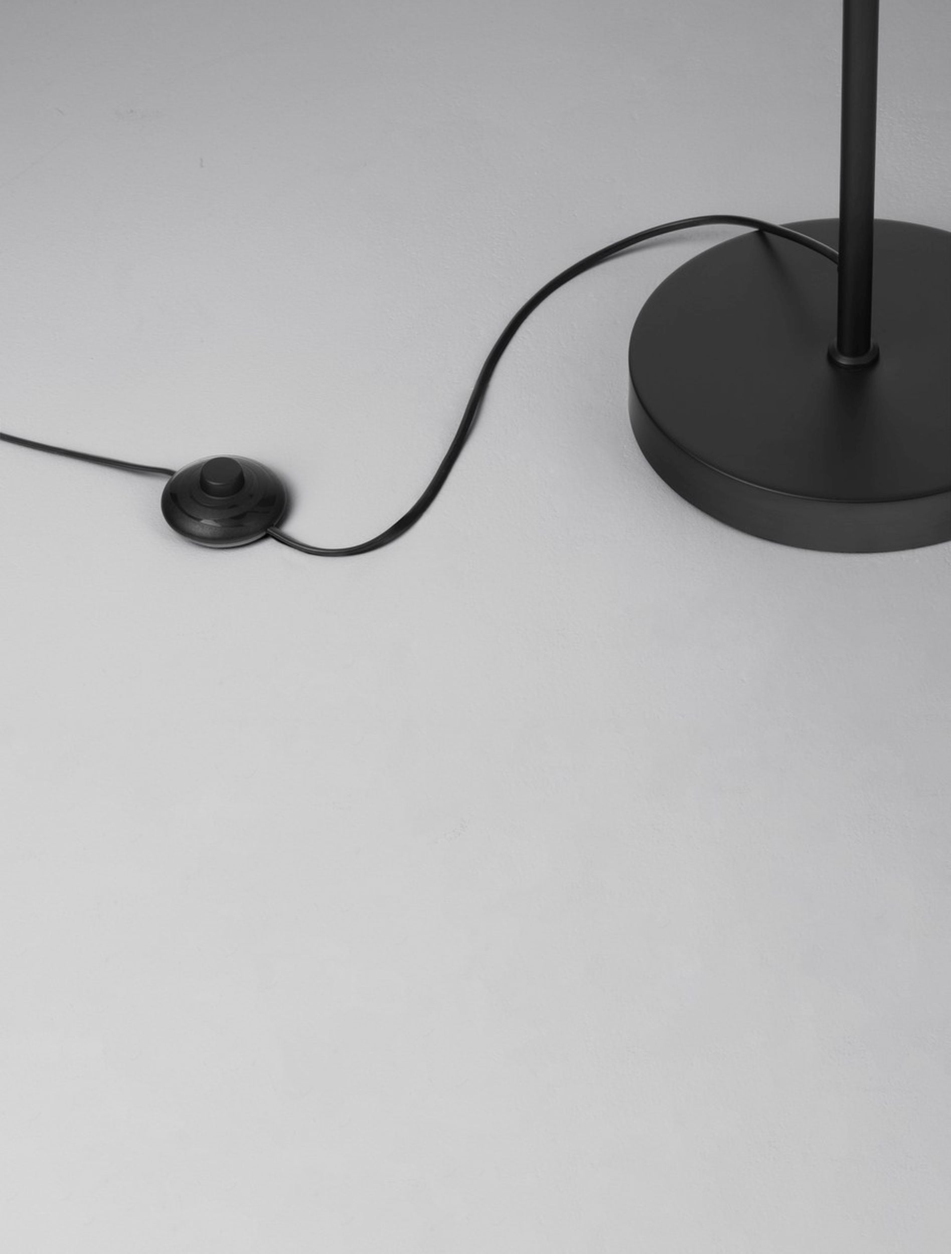 Lampa podłogowa Digilly czarno-brązowa