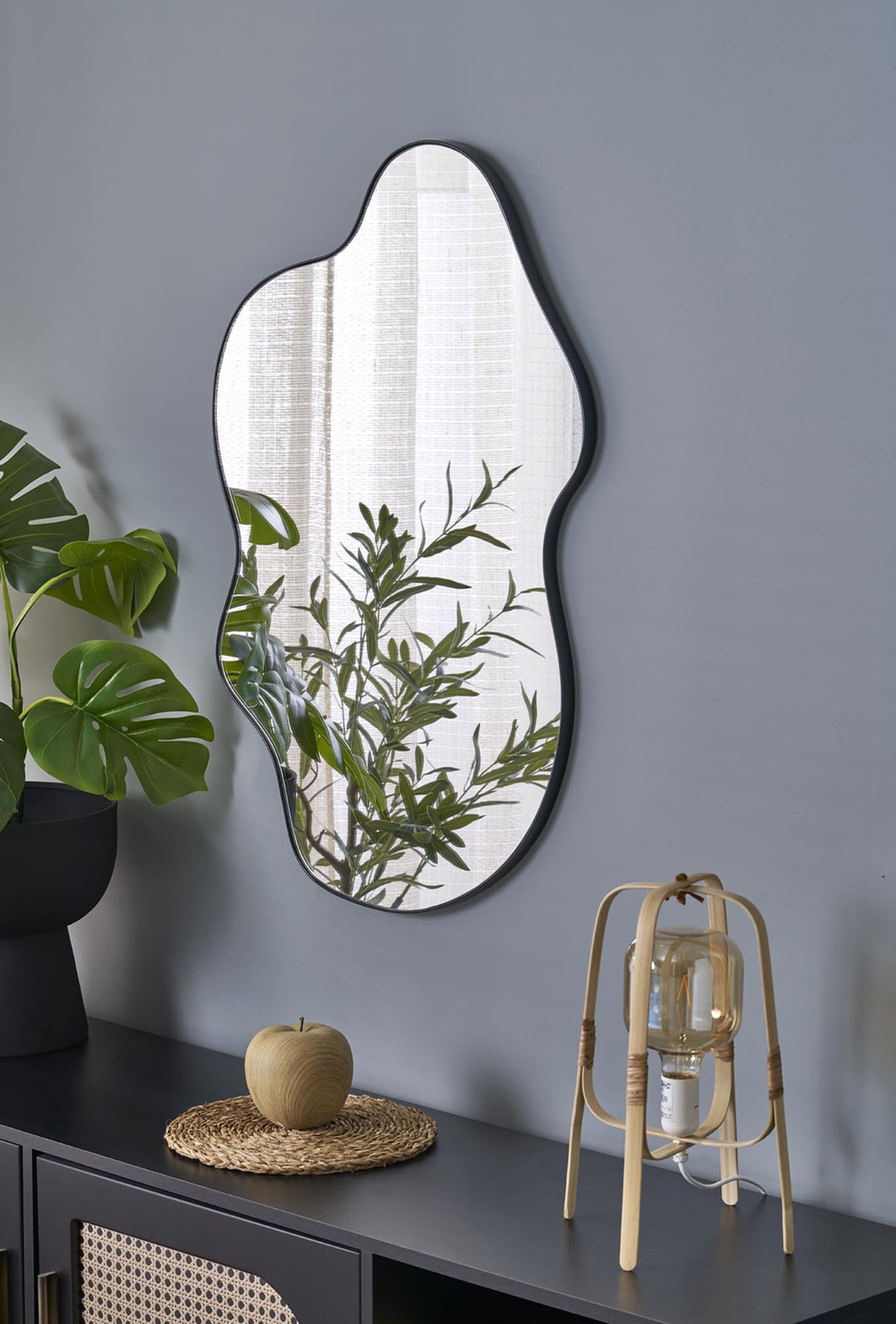 Lustro ścienne Essent 90x56 cm w czarnej ramie
