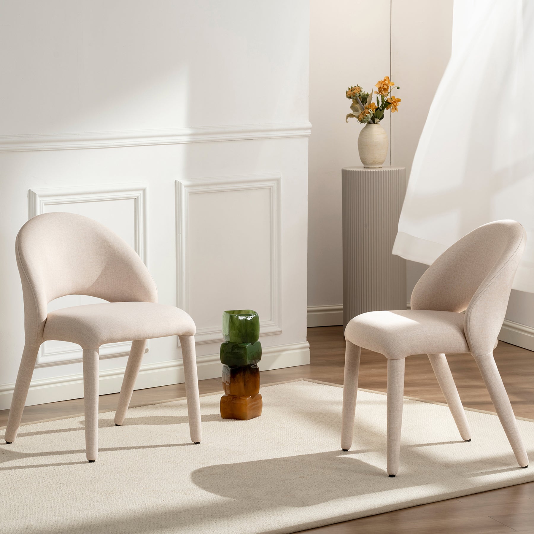 OUTLET Krzesło tapicerowane do jadalni Marizes w tkaninie łatwoczyszczącej kremowy welur