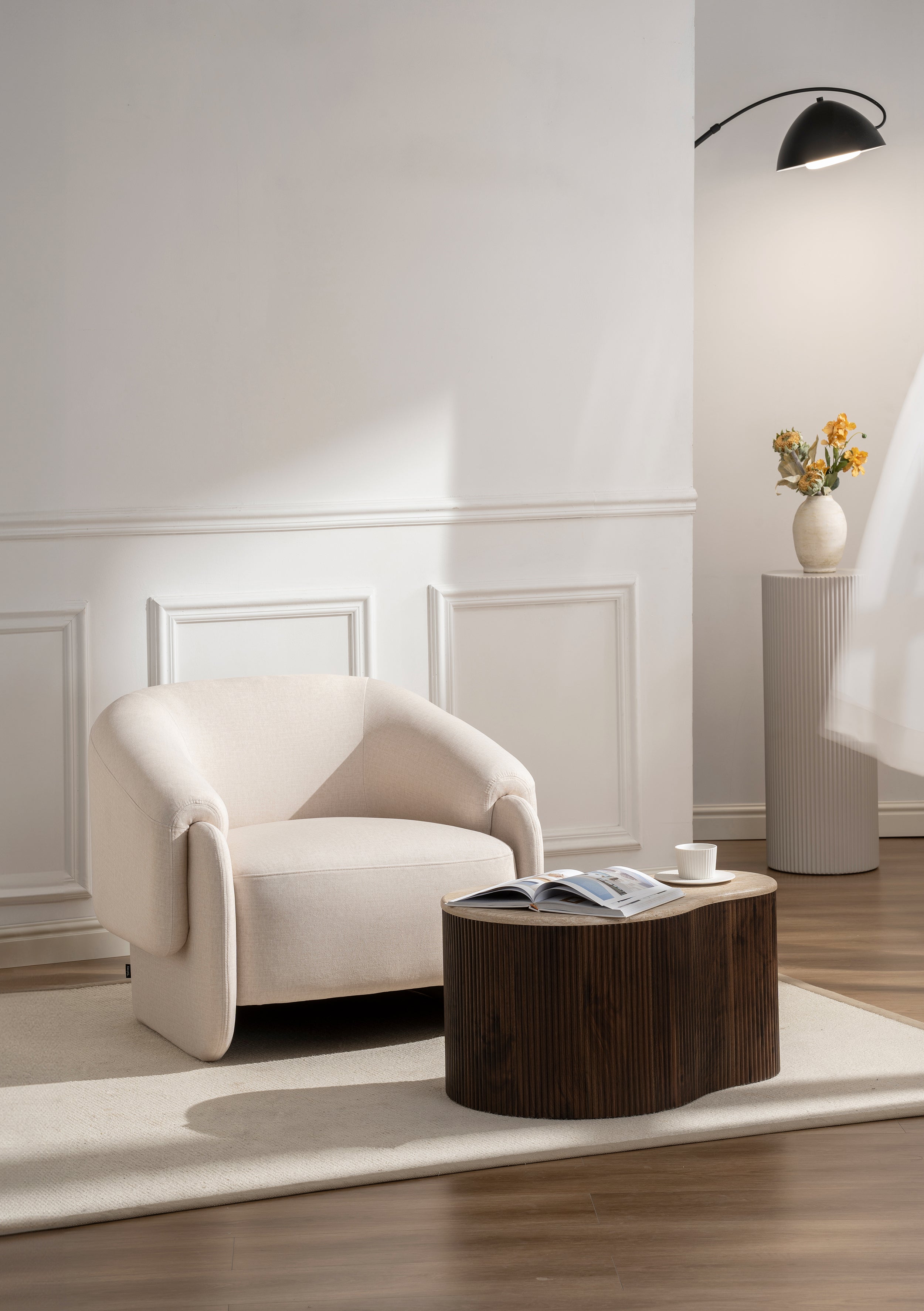 Fotel wypoczynkowy Balisty w tkaninie łatwoczyszczącej kremowy welur