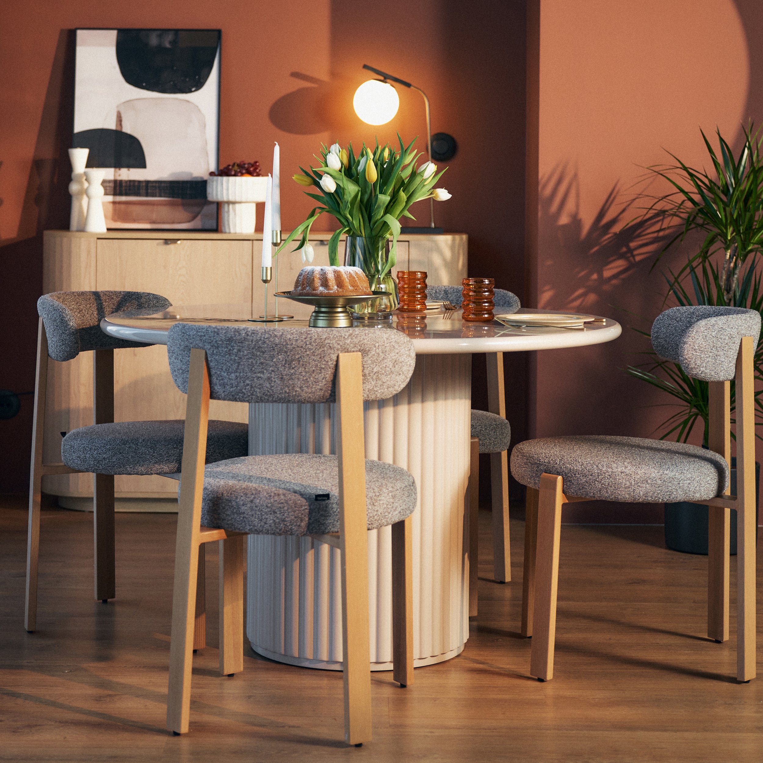 Stół okrągły do jadalni Prinise 120 cm taupe wysoki połysk