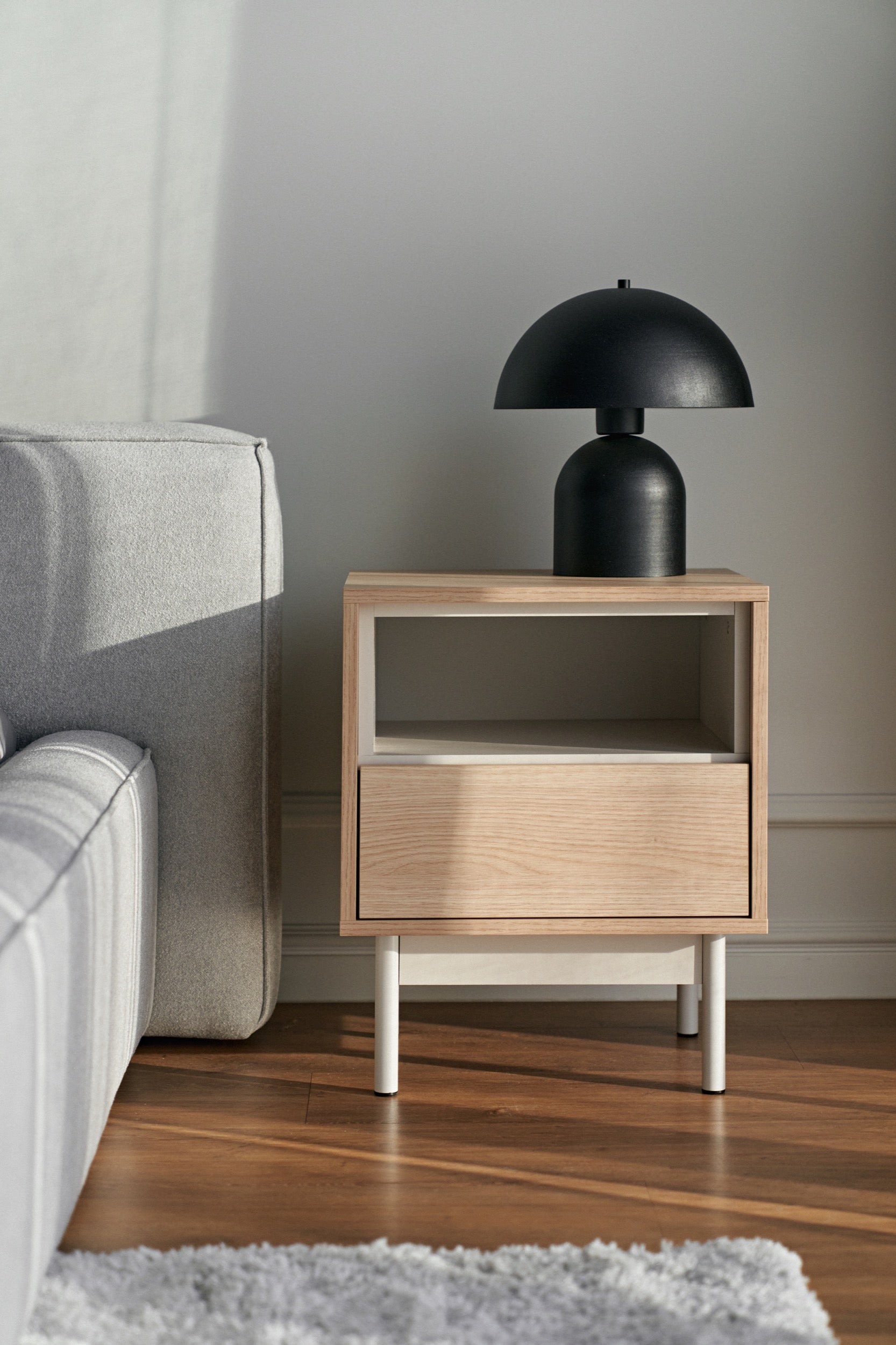 Szafka nocna Layen z szufladą i wnęką 45 cm dąb lindberg/kaszmir