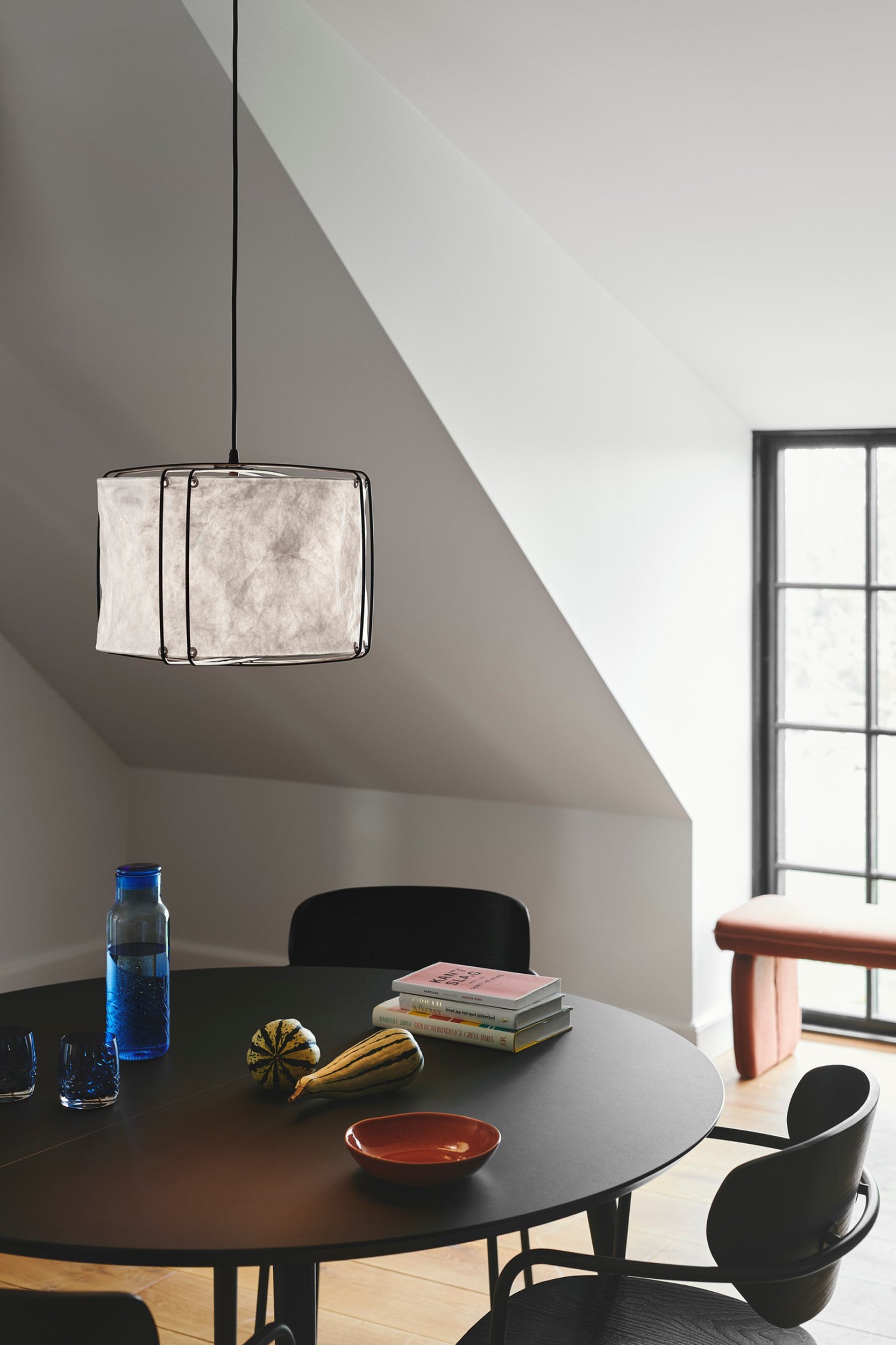 Lampa wisząca Cardine 35 cm czarno-biała