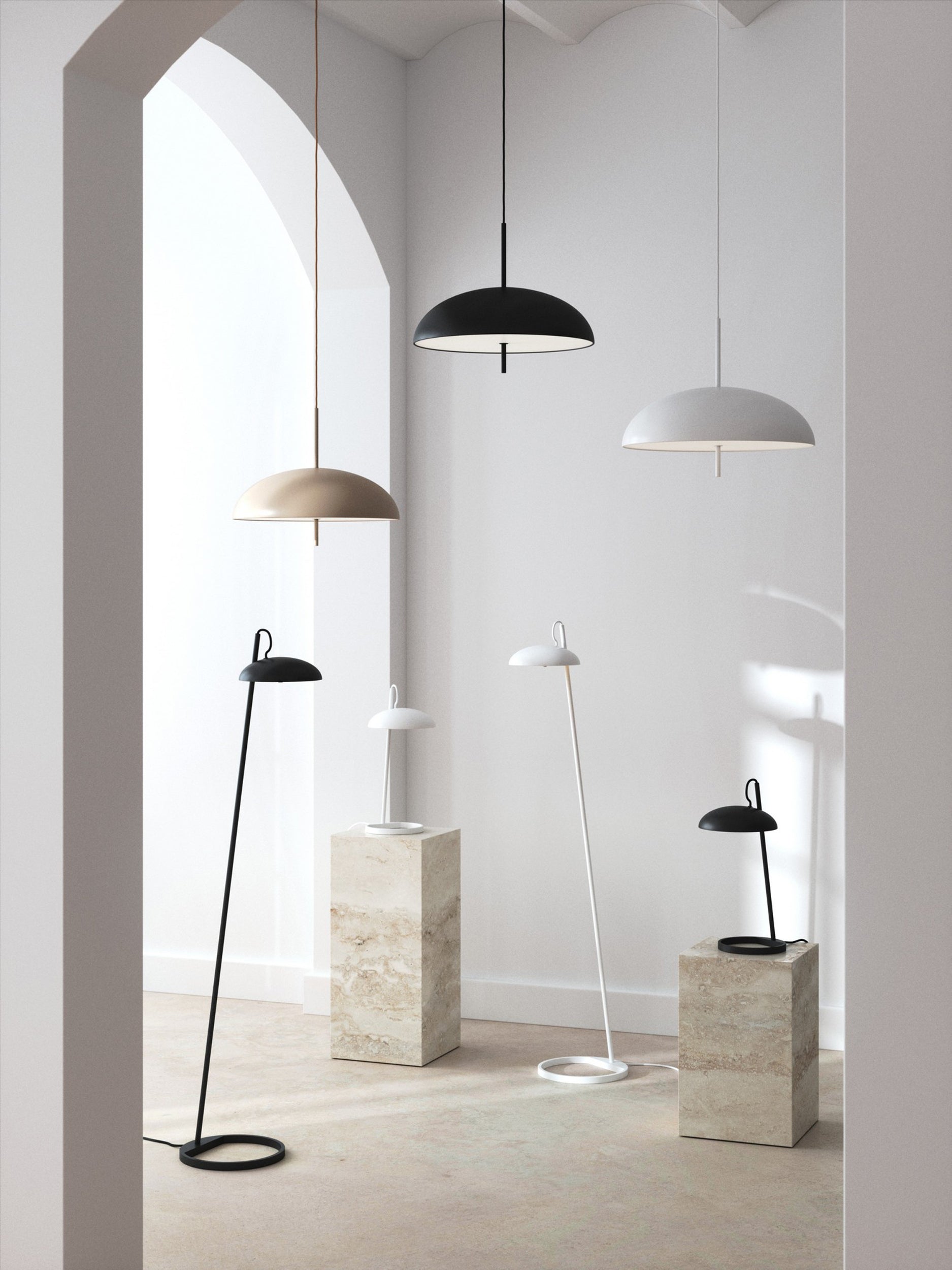 Lampa podłogowa Versale czarna