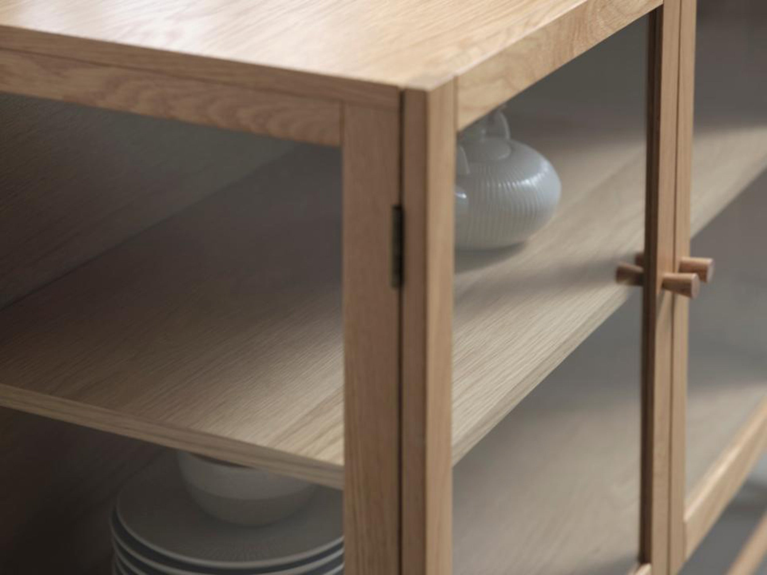 Niska witryna Nullet trzydrzwiowa dąb naturalny