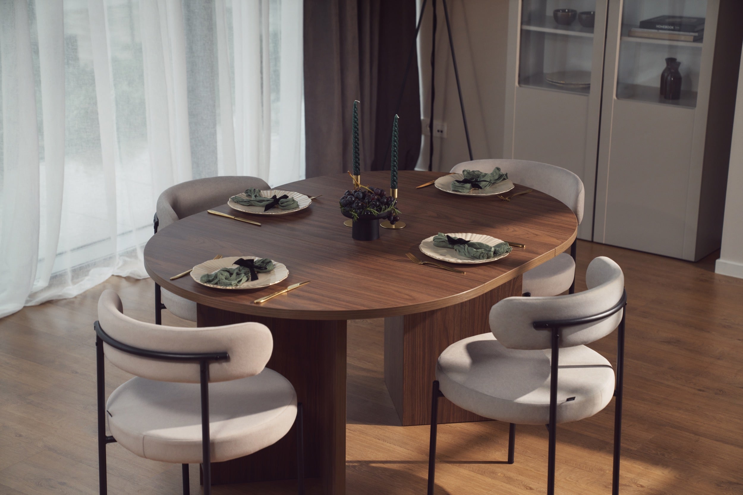 Stół rozkładany do jadalni Ovo okrągły 110-190x110 cm orzech Wisconsin