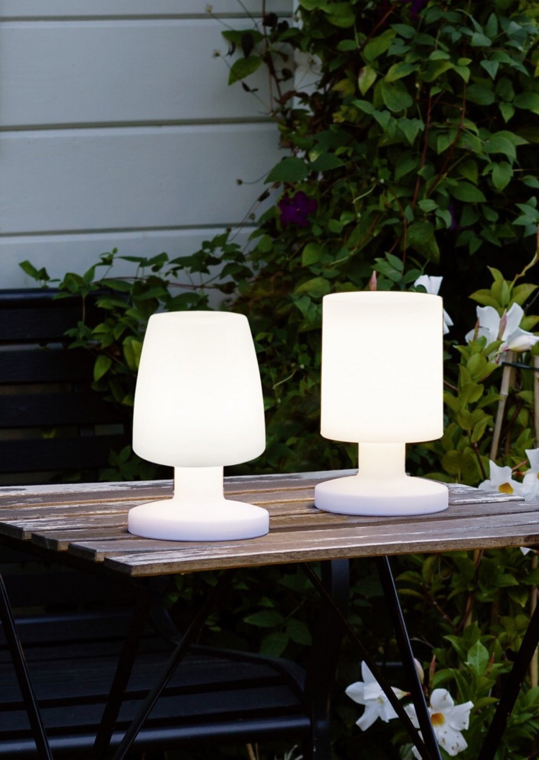 Lampa ogrodowa Lora LED biała
