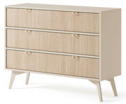 Komoda Favoria z szufladami 106 cm beżowa/jodełka scandi ze złotymi uchwytami