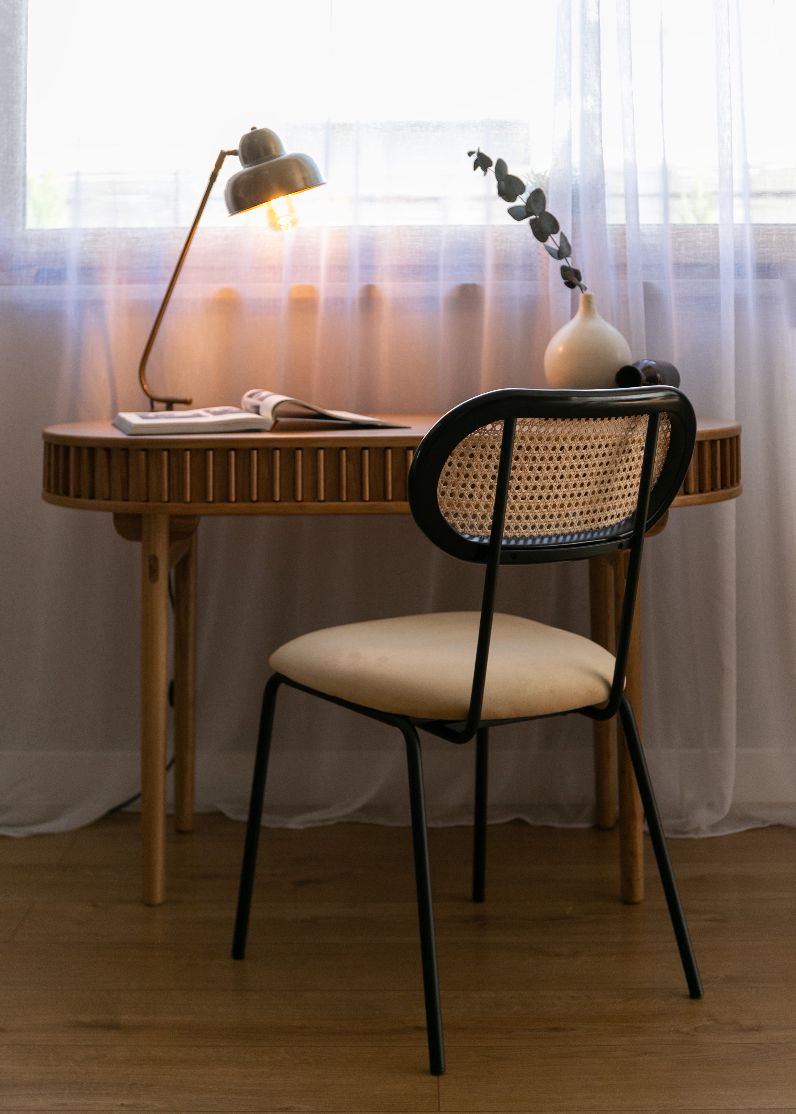 Biurko Yoffers 120x60 cm lamele dąb naturalny