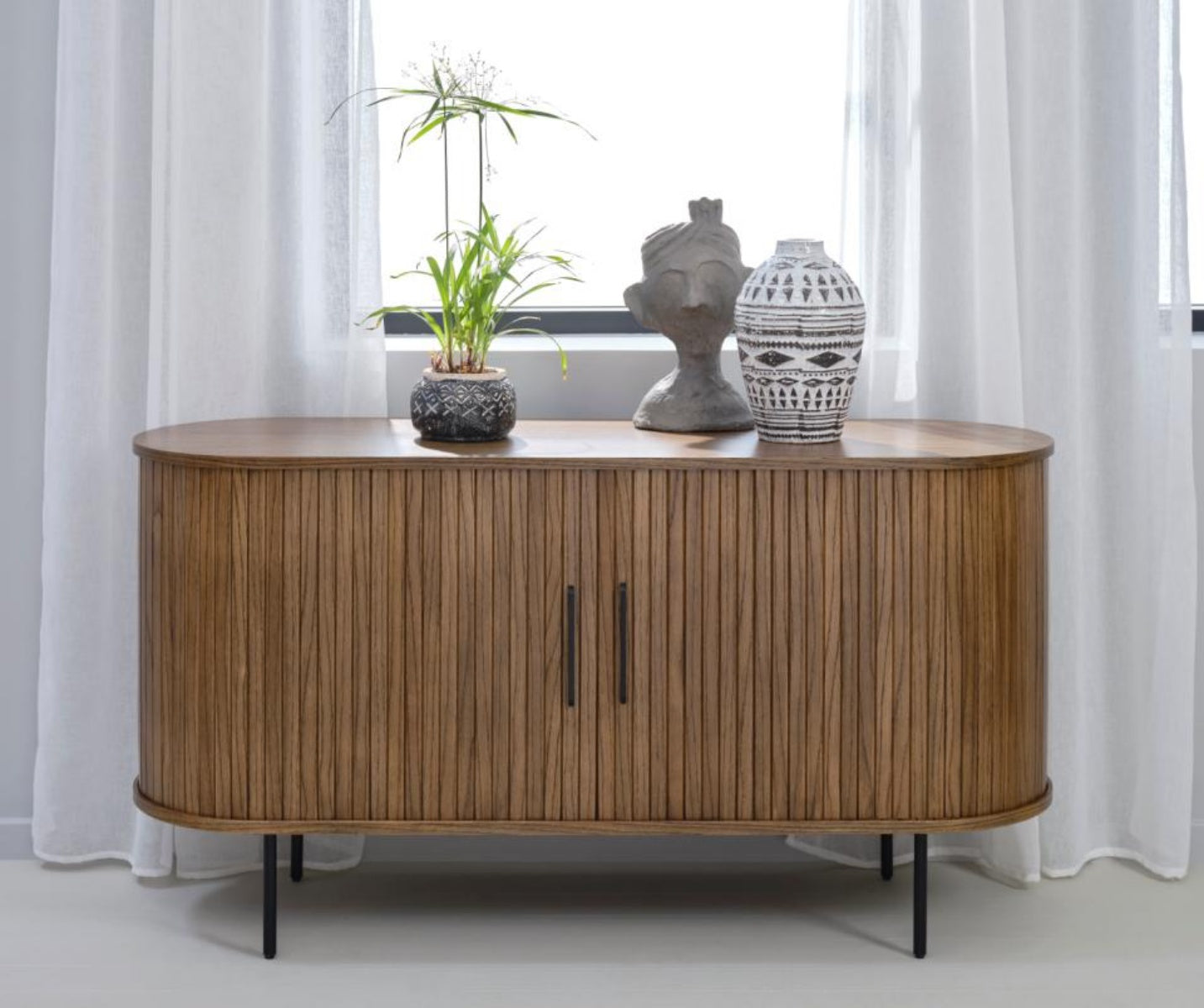 Komoda Gativel 140x76 cm lamele dąb palony