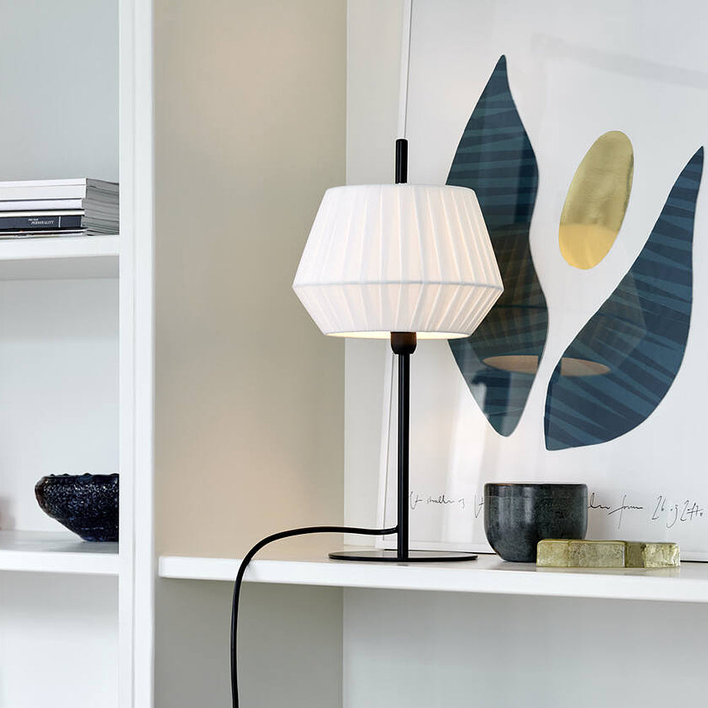 Lampa stołowa Dicte biała