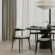 Krzesło drewniane do jadalni Dinesse w tkaninie łatwoczyszczącej szary szenil/czarny