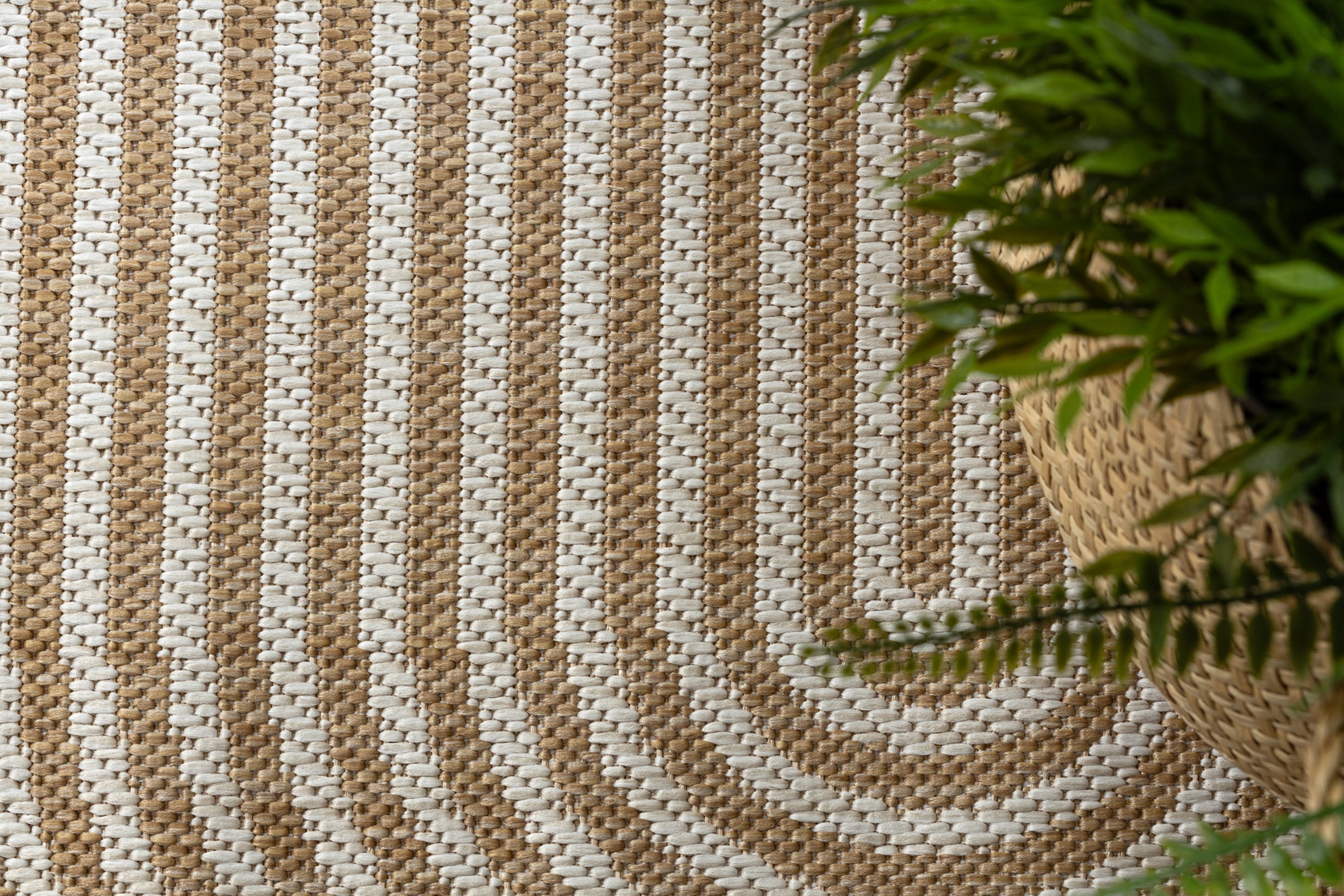 Dywan zewnętrzny Organic 133x190 cm krem / beż nieregularny