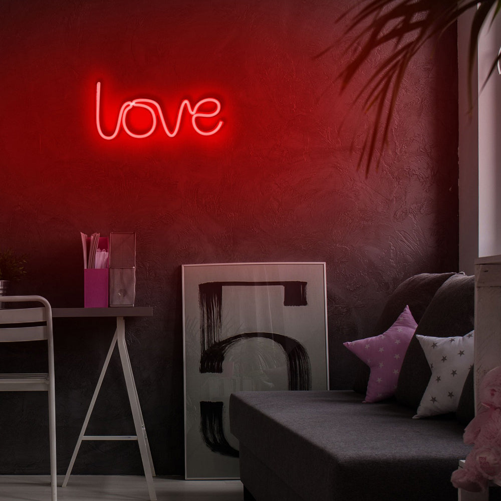 Neon na ścianę Letely z napisem Love czerwony