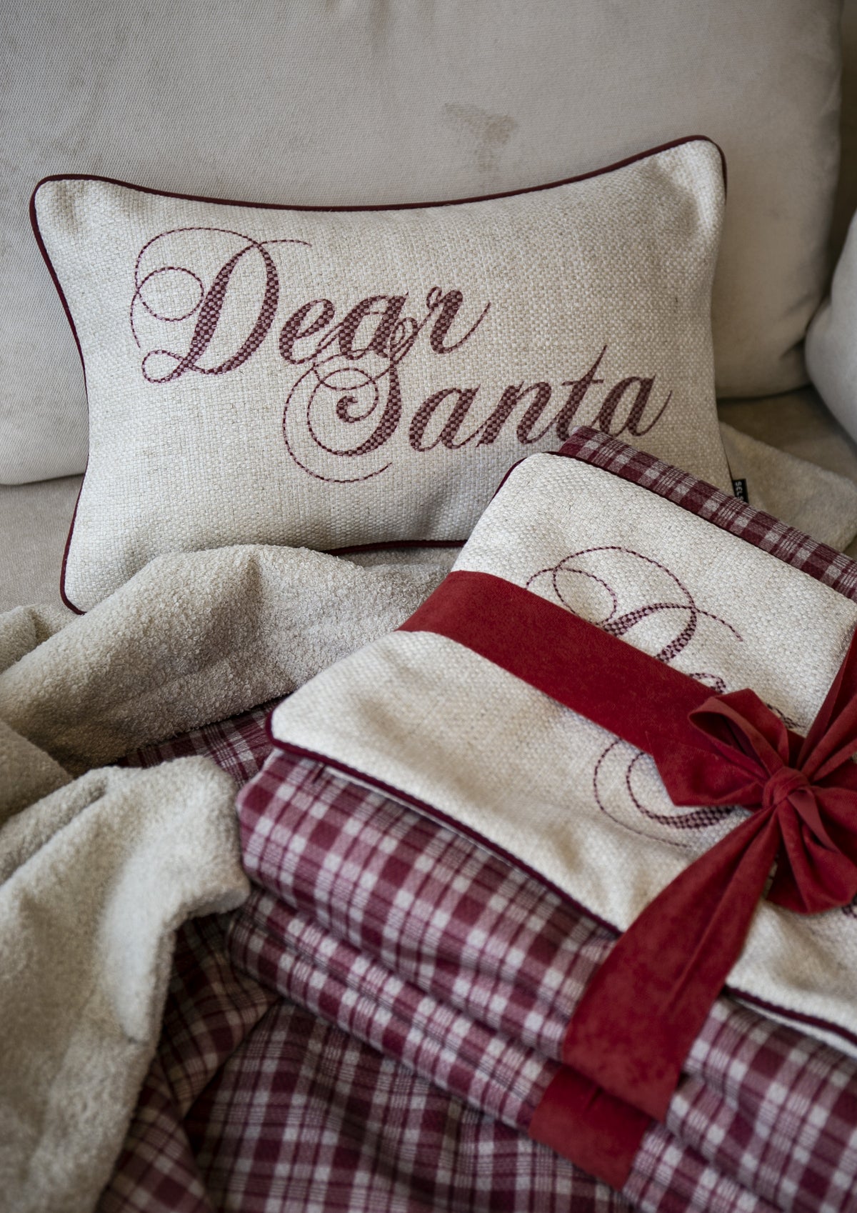 Komplet narzuta czerwona krata i poszewka Dear Santa 135x195 cm