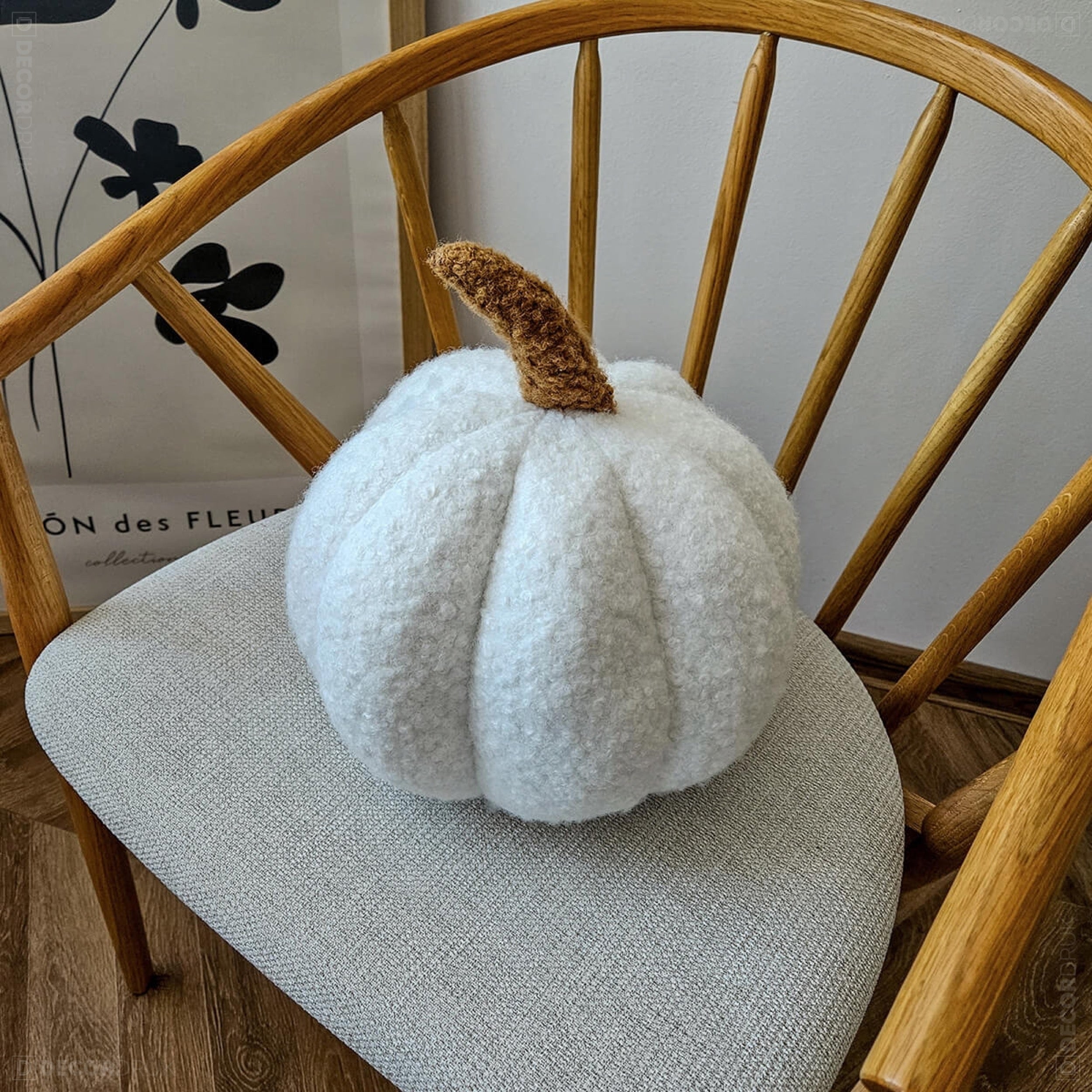 Poduszka dekoracyjna Soft Loop Autumn dynia biała