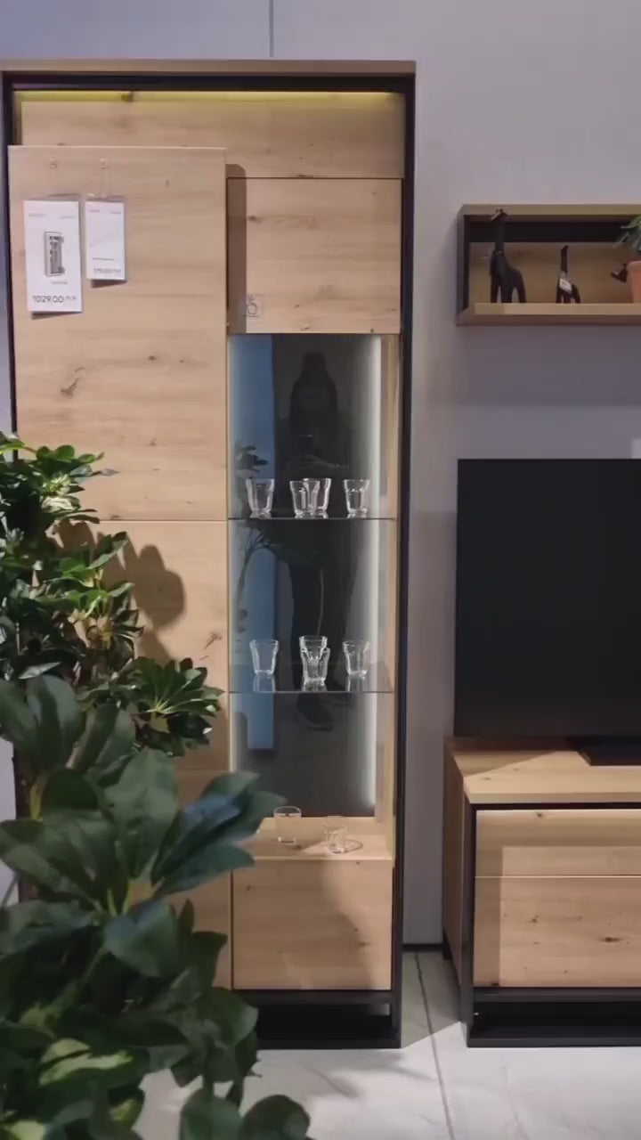 Załaduj wideo: Półka Quant 155 cm