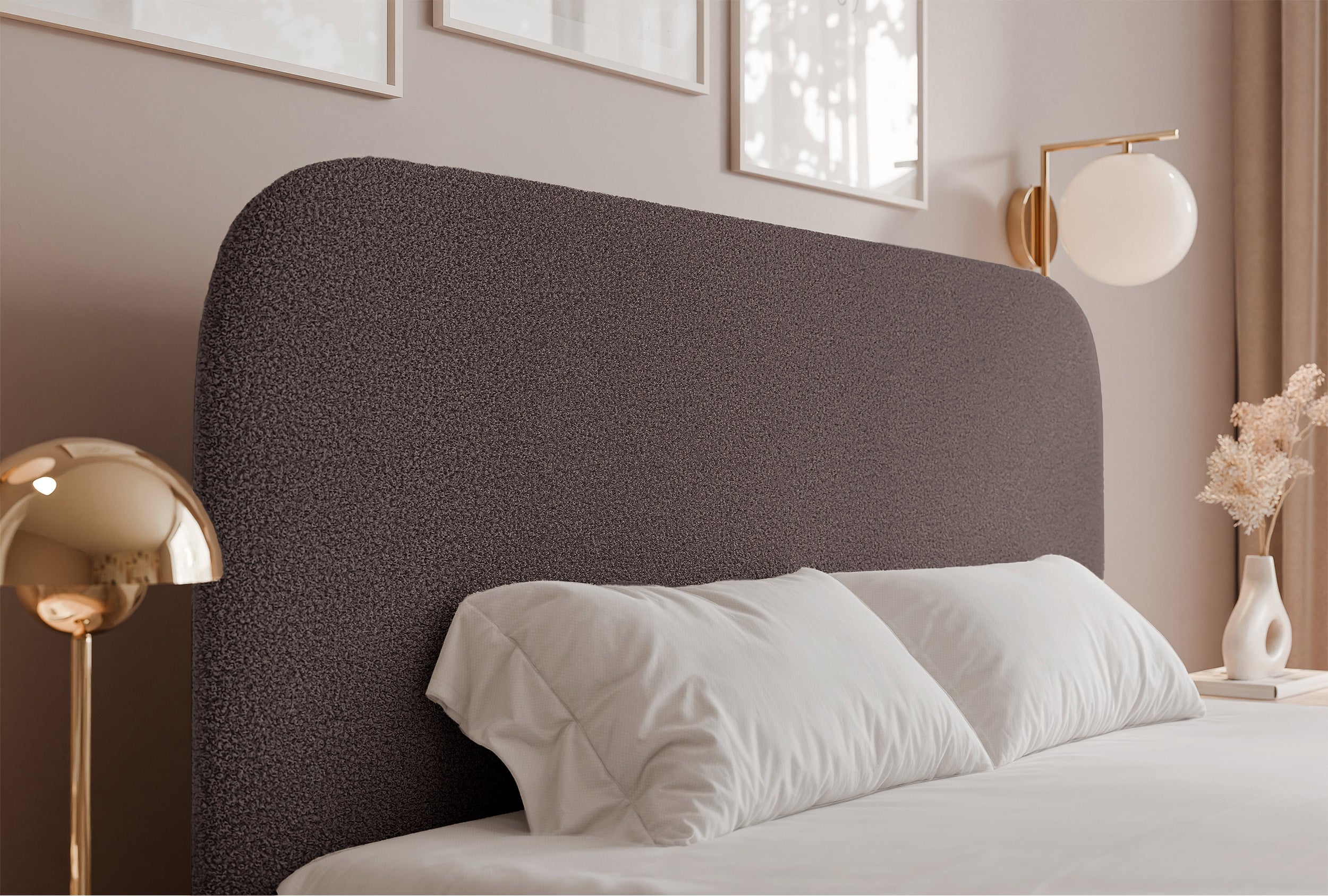 Łóżko tapicerowane 160x200 cm Sonvivo z pojemnikiem na pościel brązowe boucle stelaż metalowy