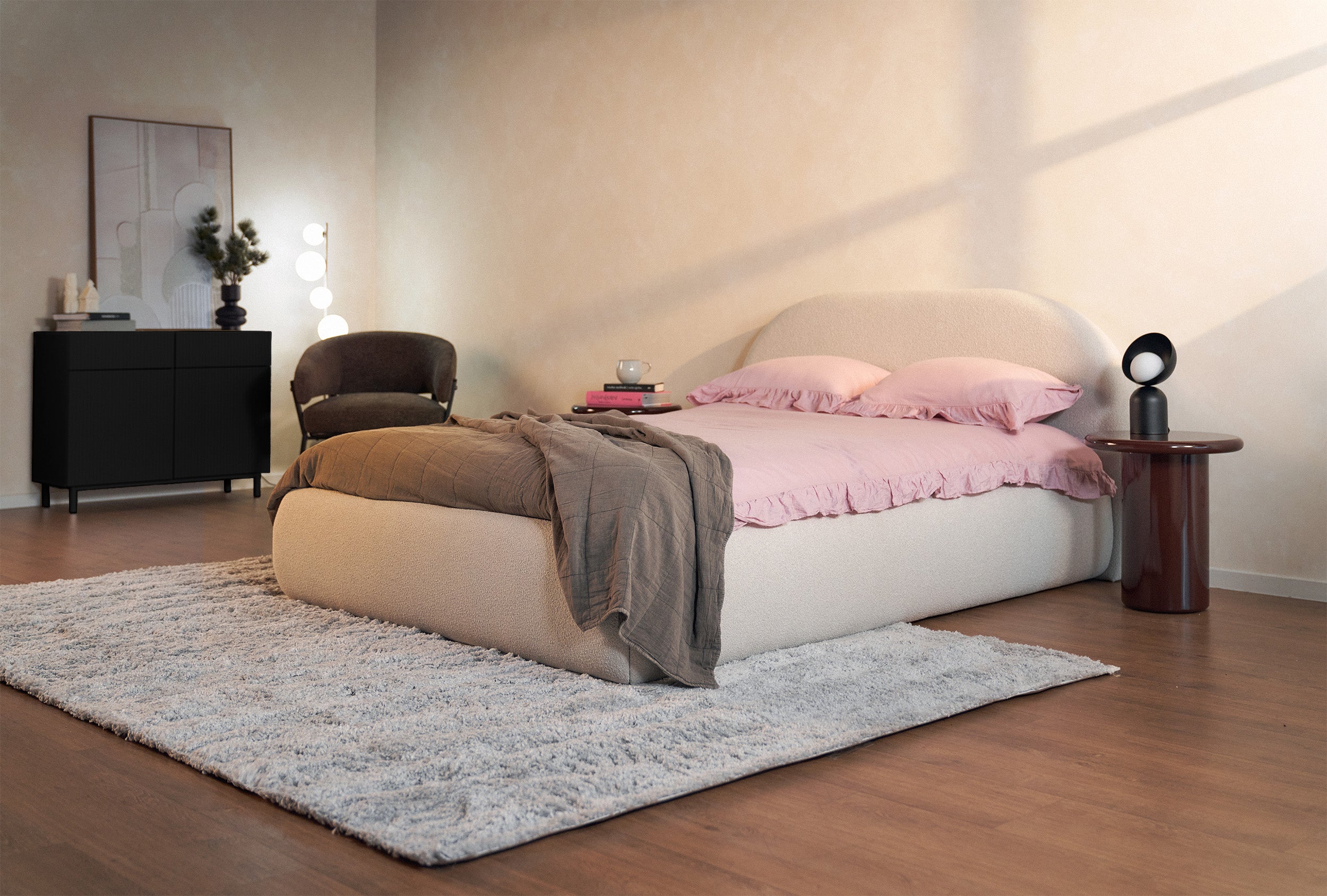 Komoda dwudrzwiowa Veldio New z frezowanym frontem i dwiema szufladami 100 cm czarna