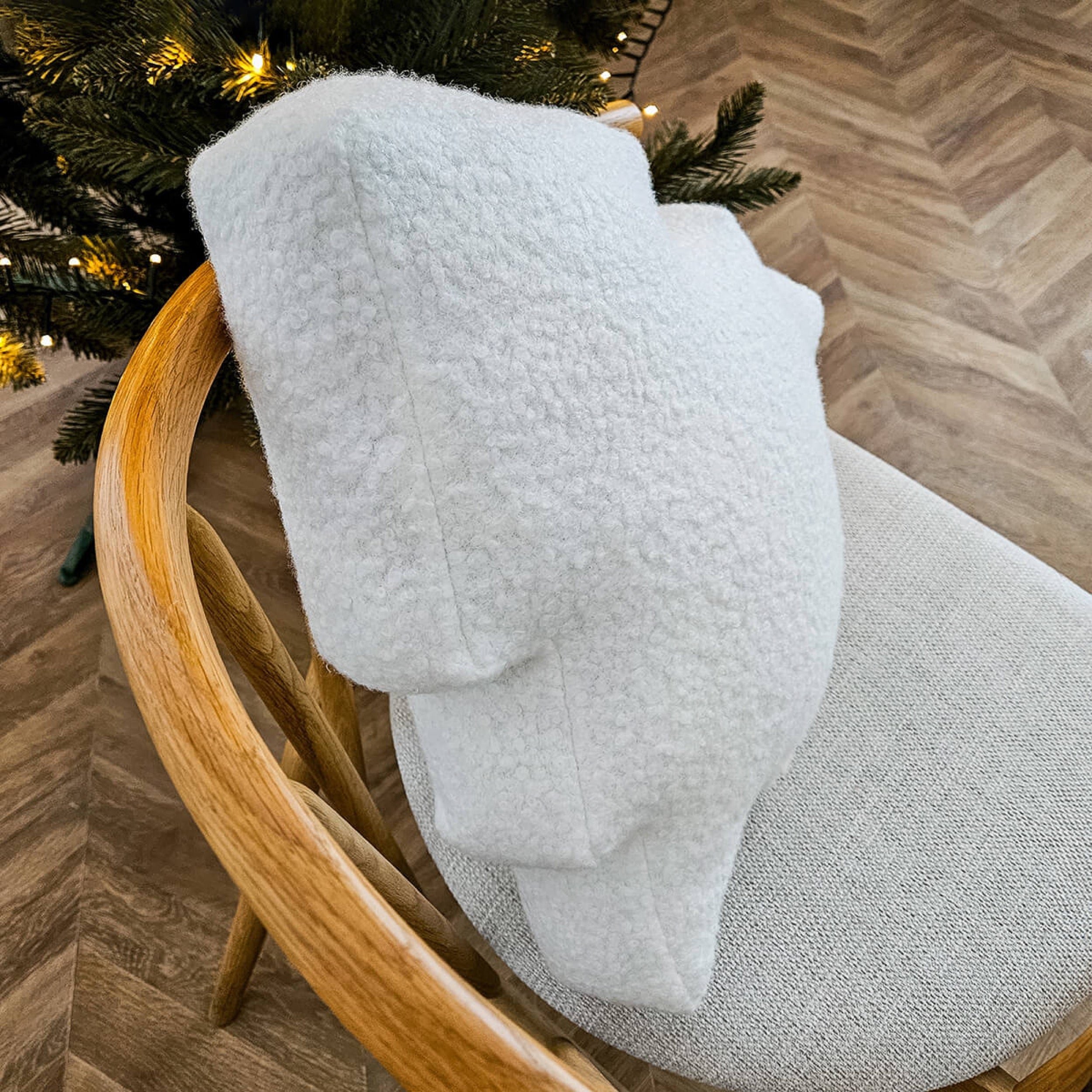 Poduszka Soft Loop 45x45 cm biała choinka