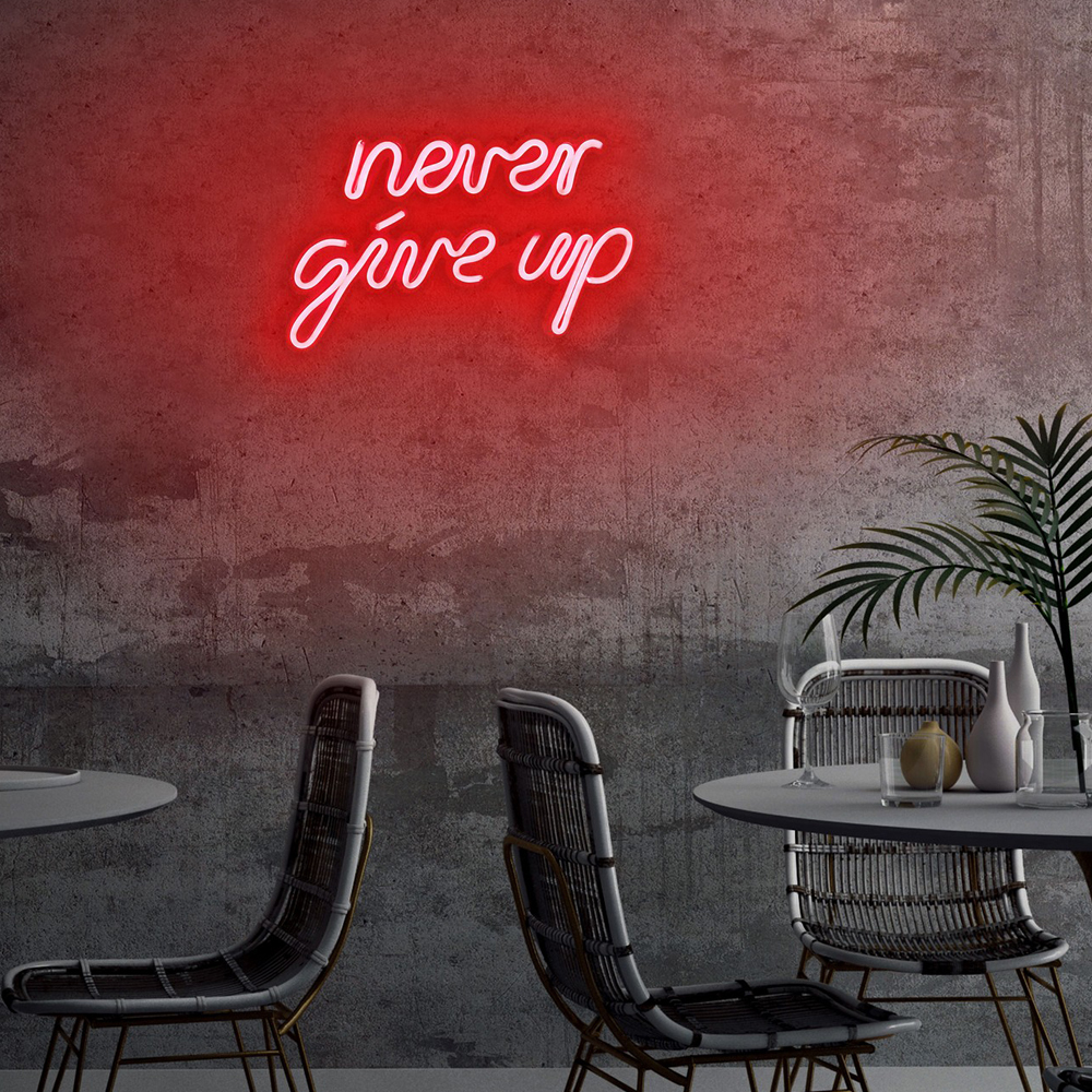 Neon na ścianę Letely z napisem Never Give Up czerwony