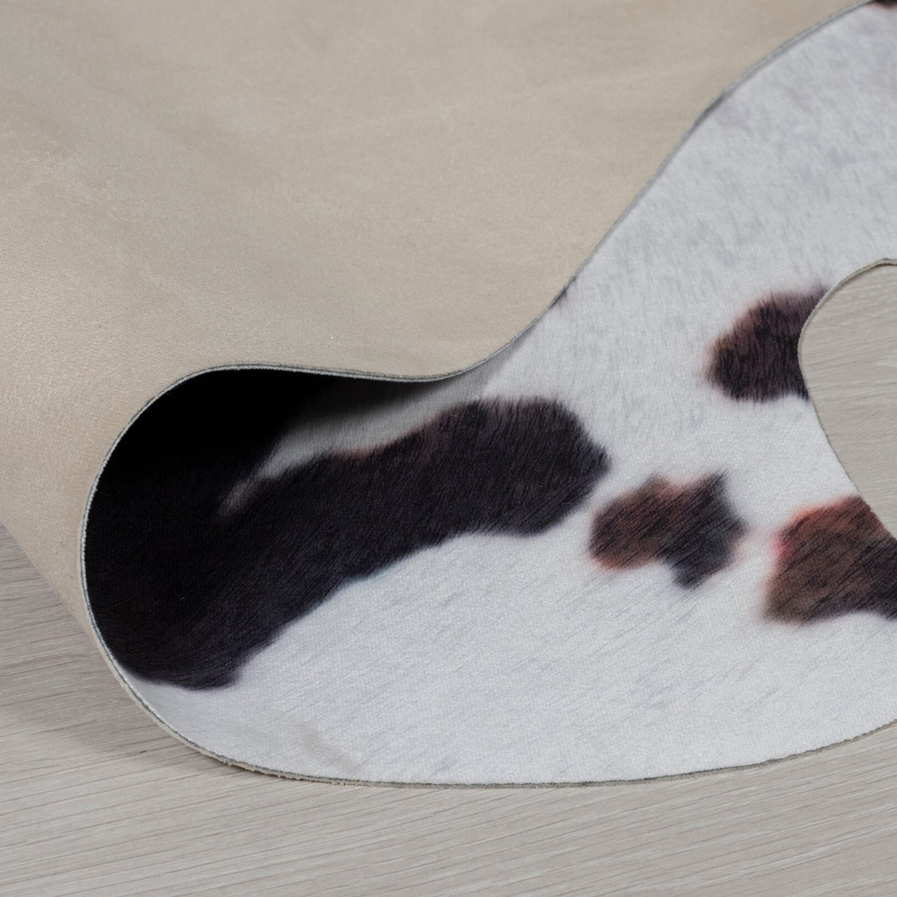 Dywan z motywem zwierzęcym Cow Print 155x195 cm czarny/biały