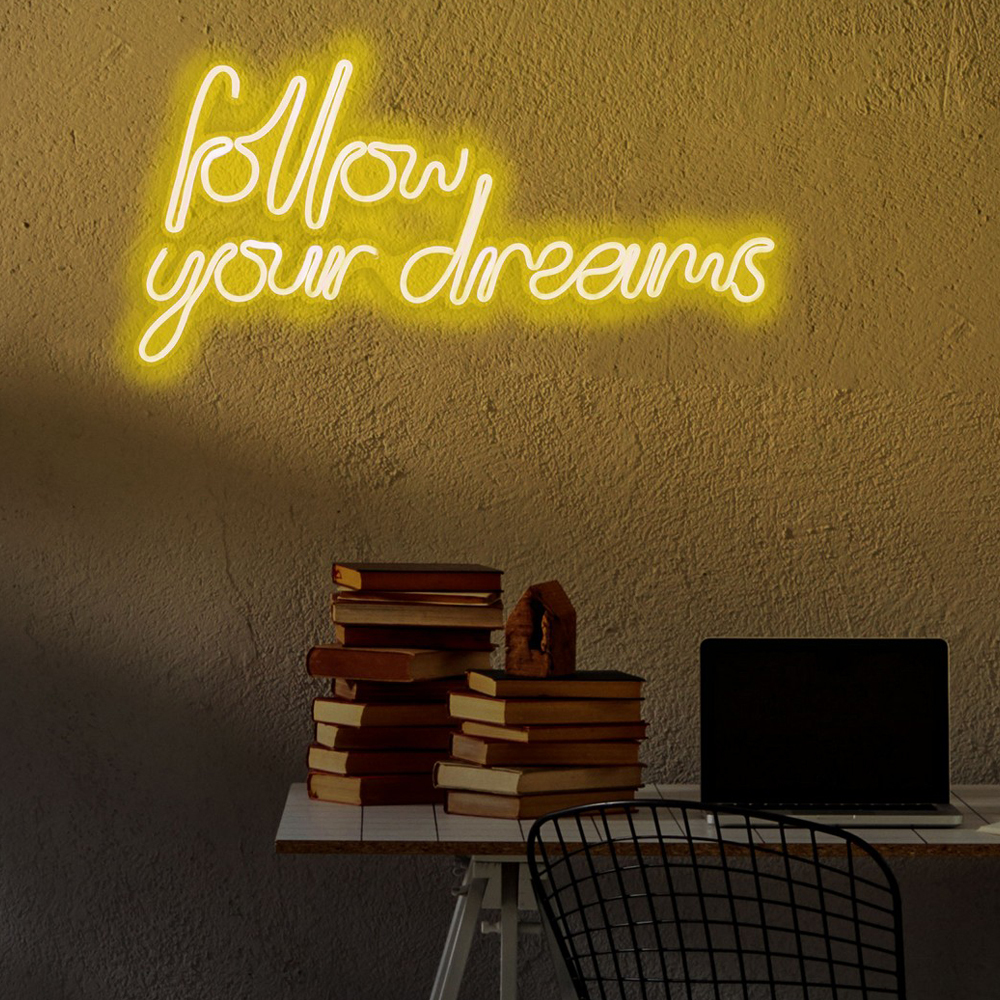 Neon na ścianę Letely z napisem Follow Your Dreams żółty