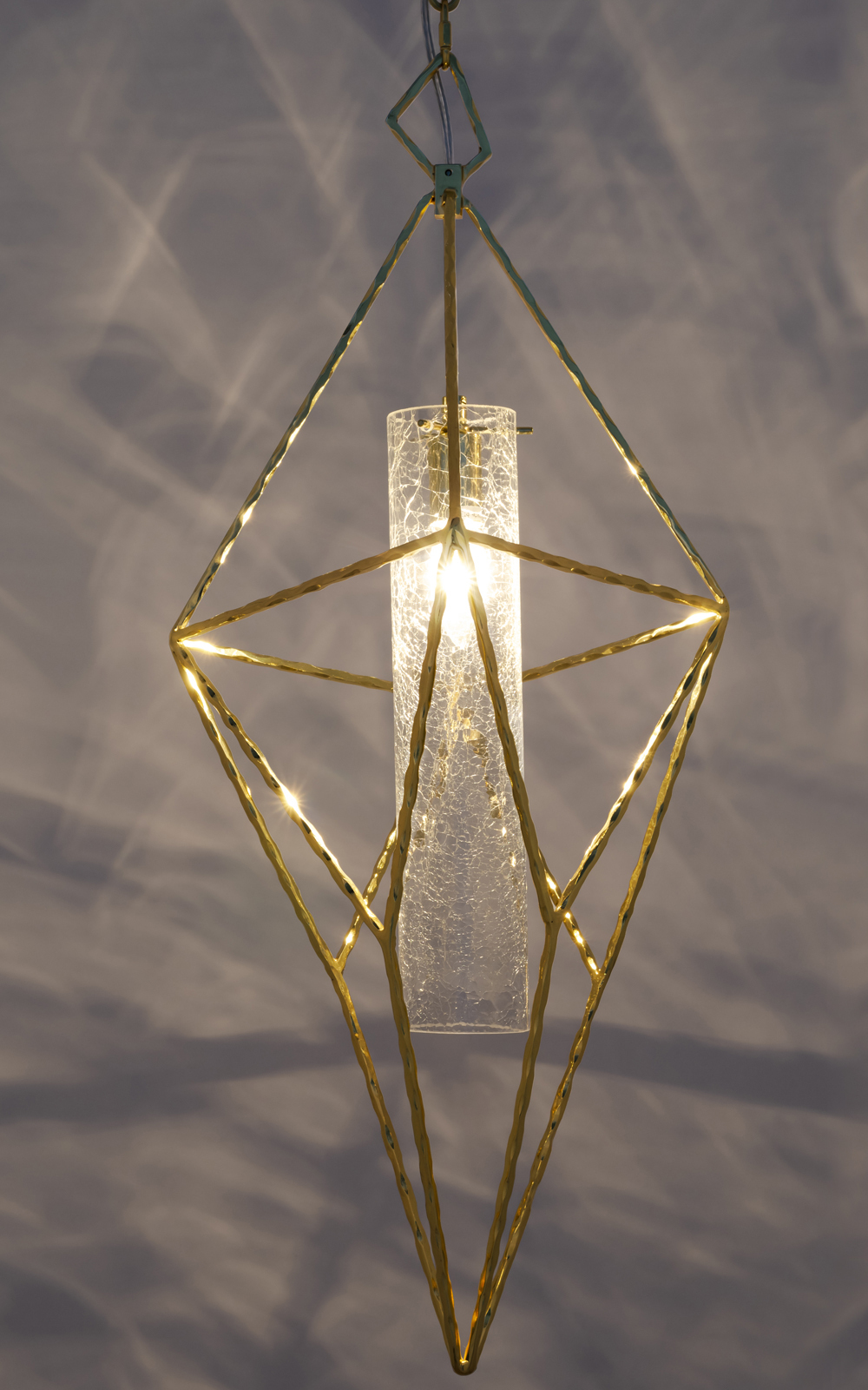 Lampa wisząca Dingolay w kształcie kryształu 49 cm złota