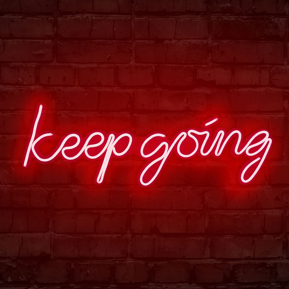 Neon na ścianę Letely z napisem Keep Going czerwony