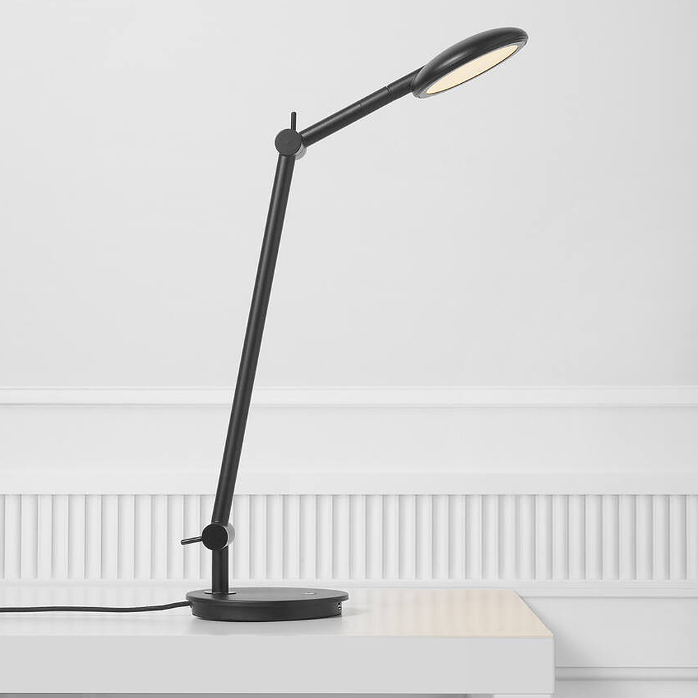 Lampka na biurko Bend z portem USB czarna
