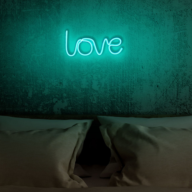 Neon na ścianę Letely z napisem Love niebieski