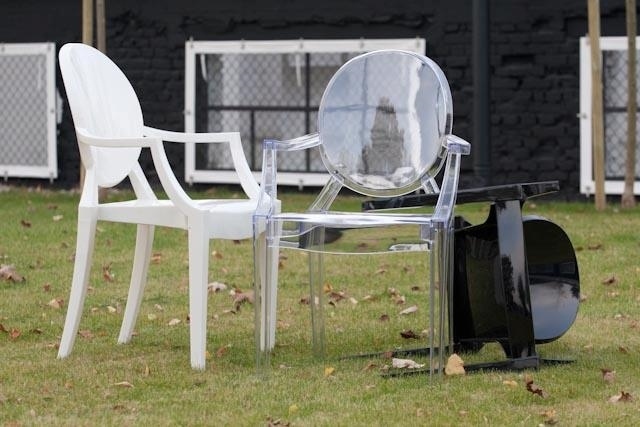 Krzesło z podłokietnikami Rylle z tworzywa sztucznego transparentne
